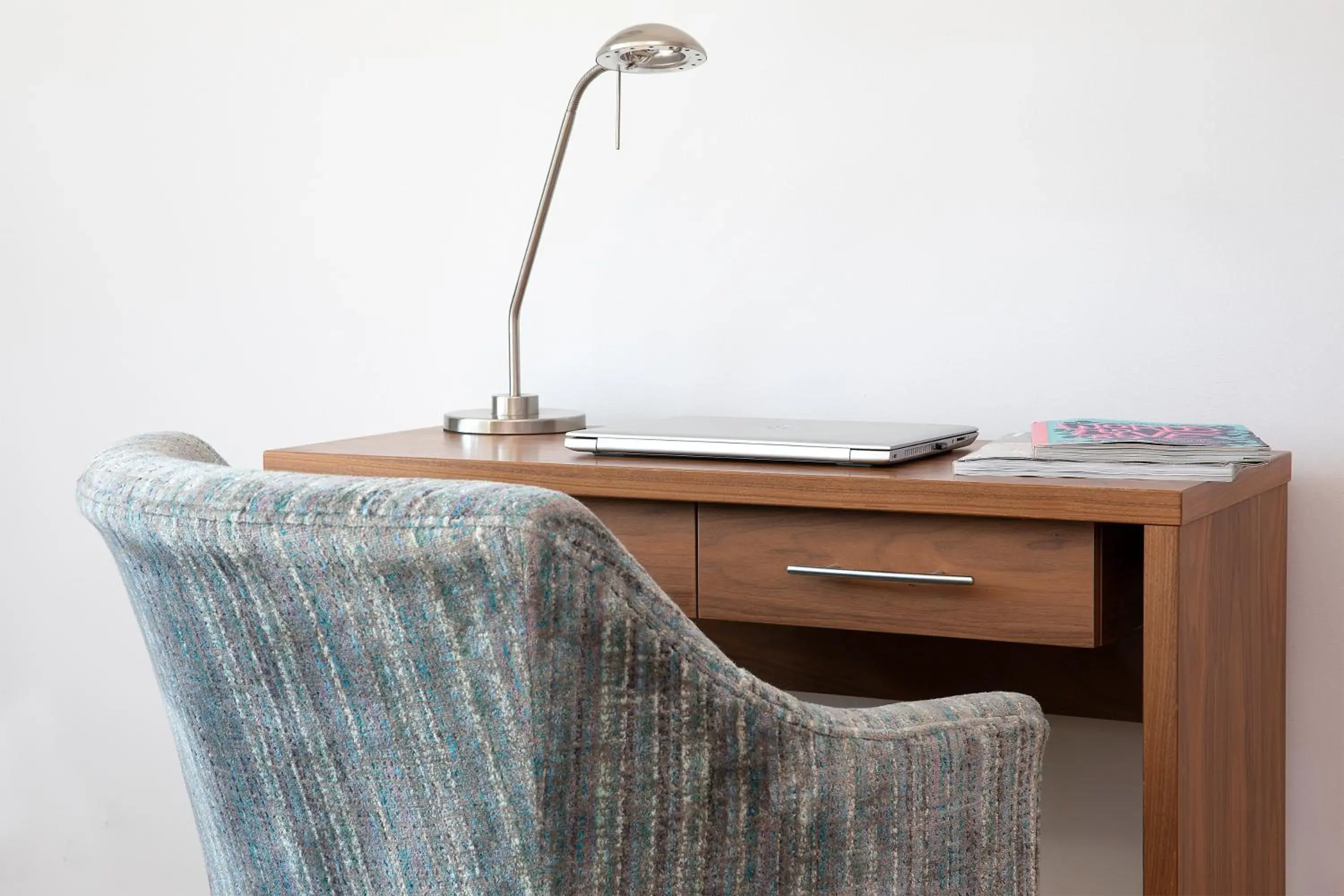 Living room in HQ Aparthotel Farnborough Living room in HQ Aparthotel Farnborough