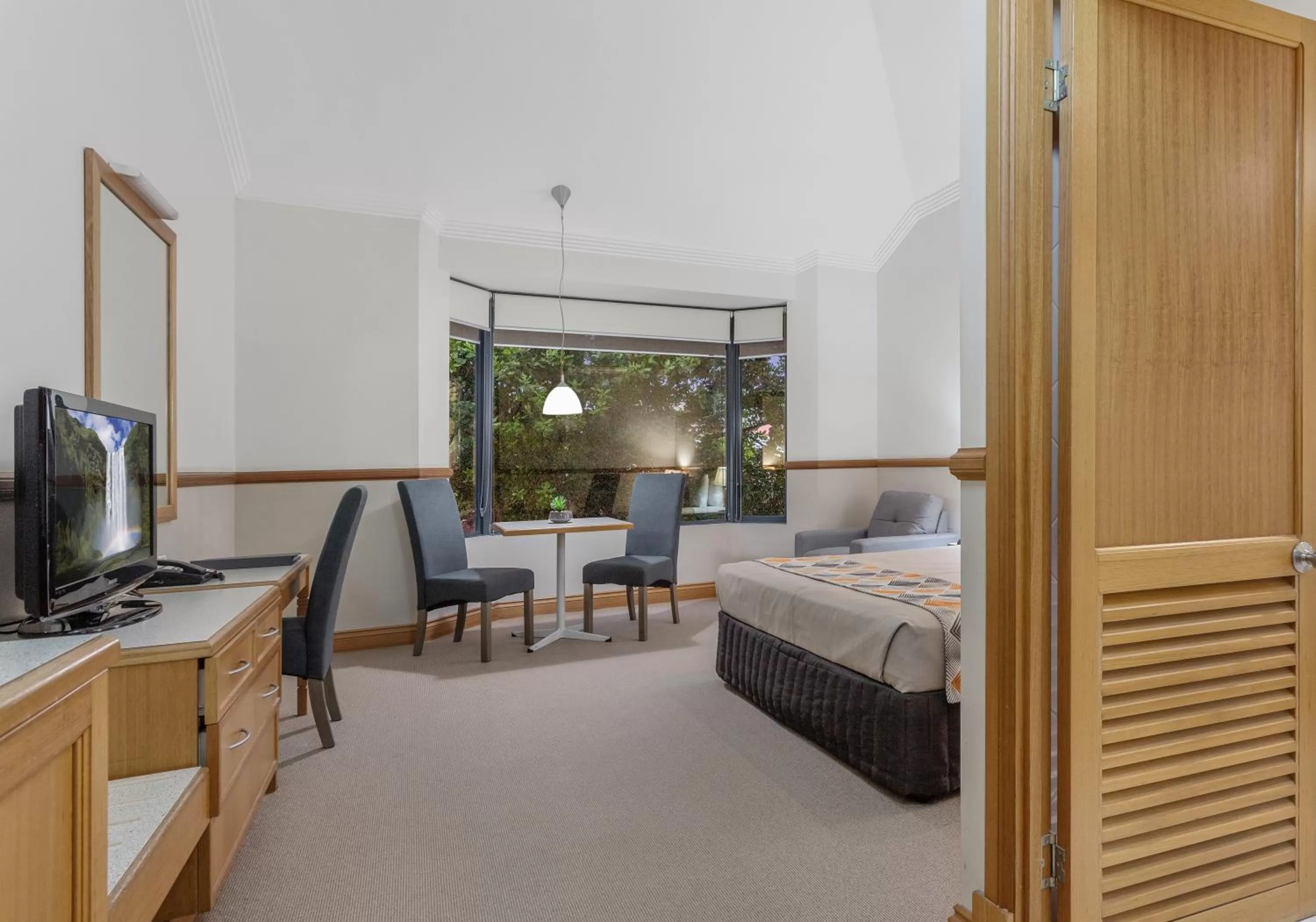 Bed in Airport International Motel Brisbane