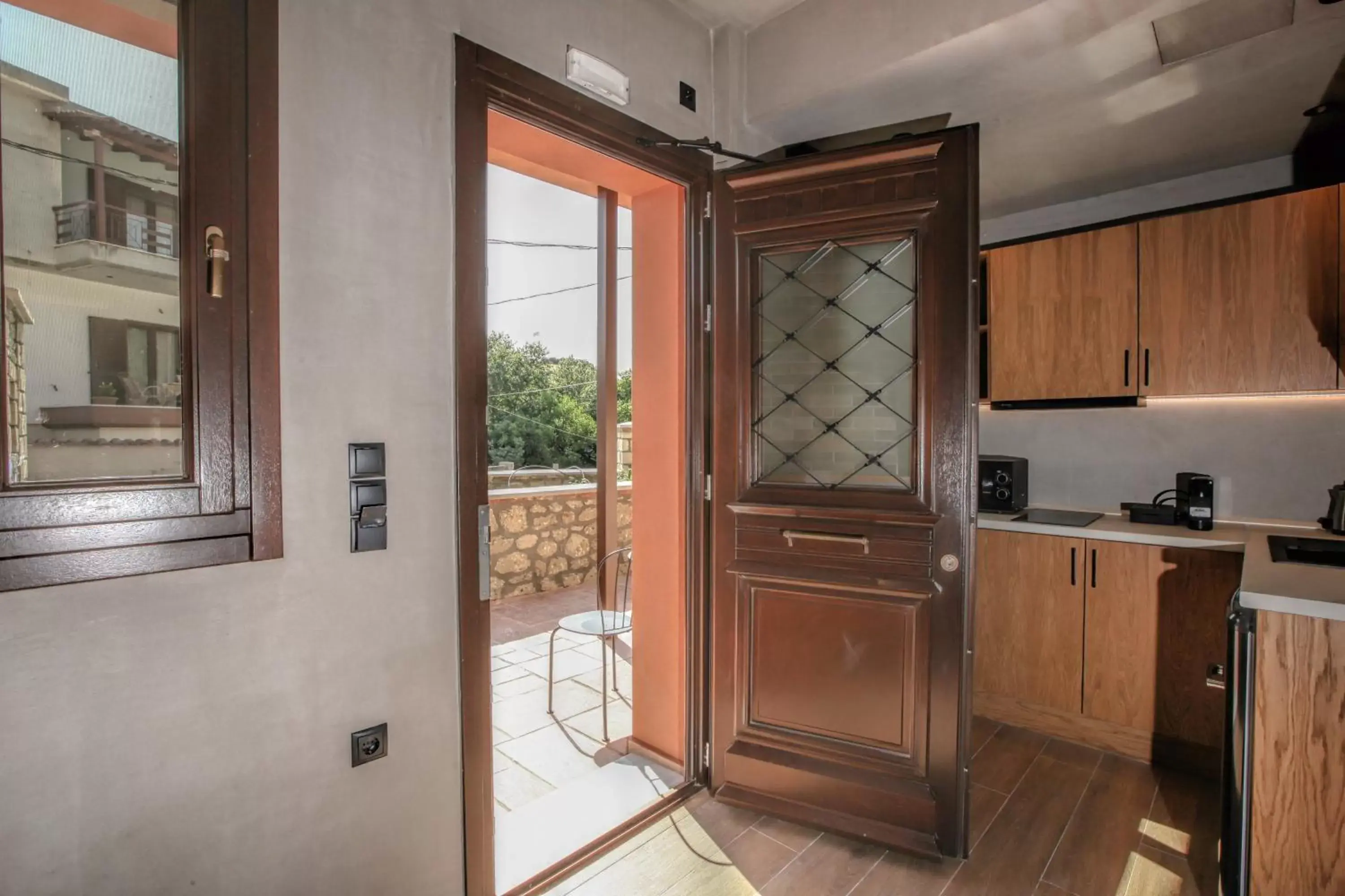 Garden view, Kitchen/Kitchenette in Meteora Heaven and Earth Kastraki premium suites