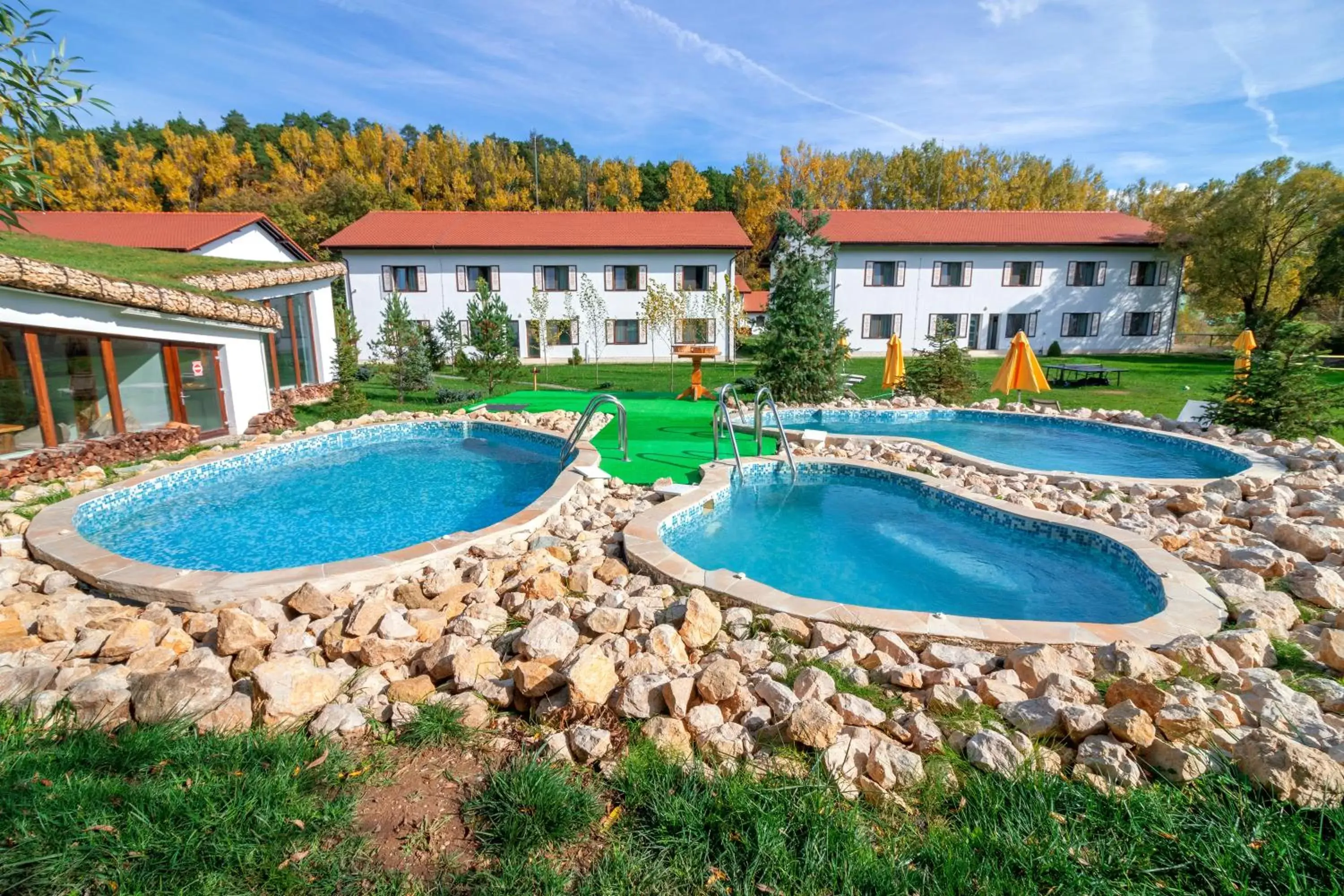 Property building, Swimming Pool in Wolkendorf Bio Hotel & Spa