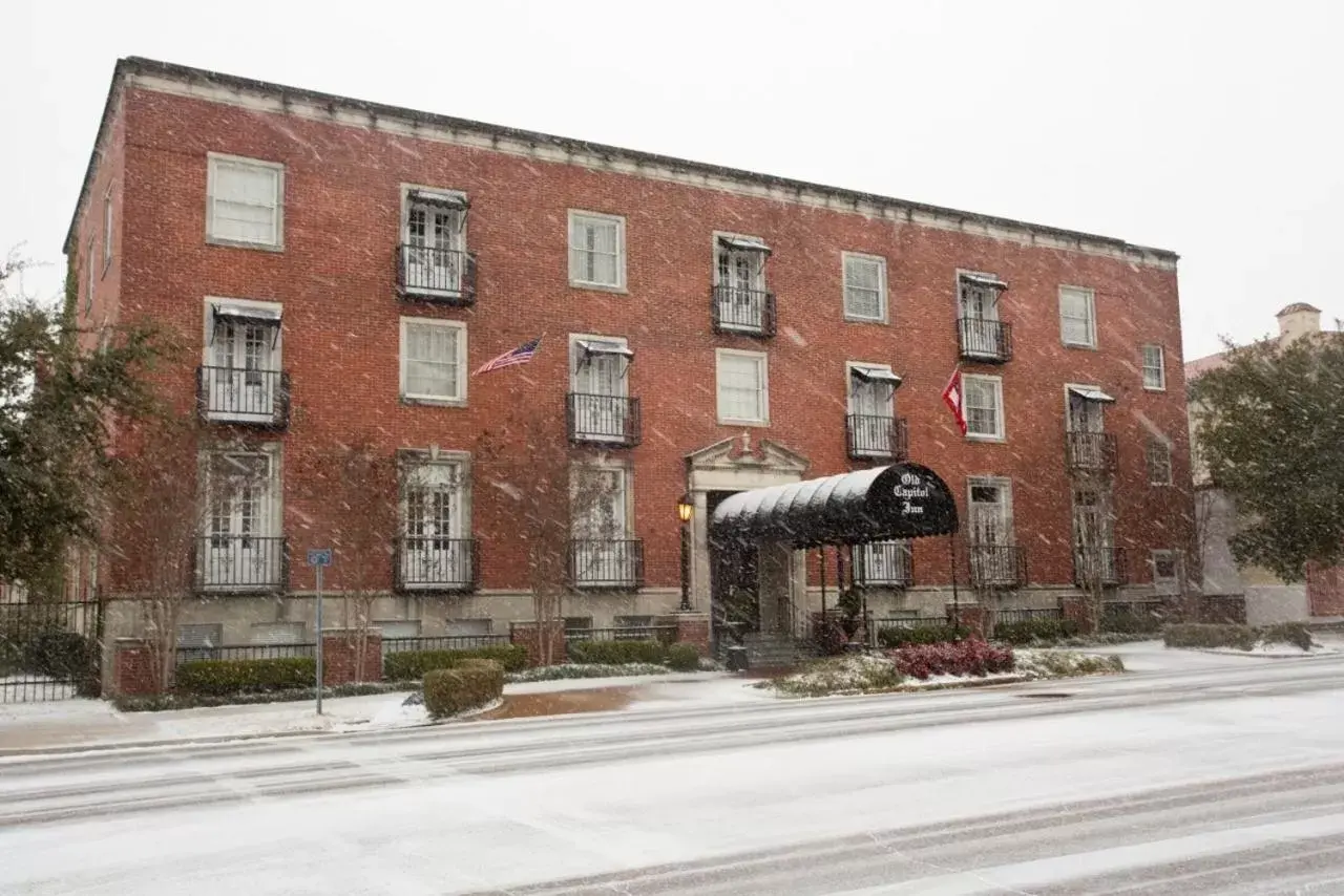 Property building, Winter in Old Capitol Inn