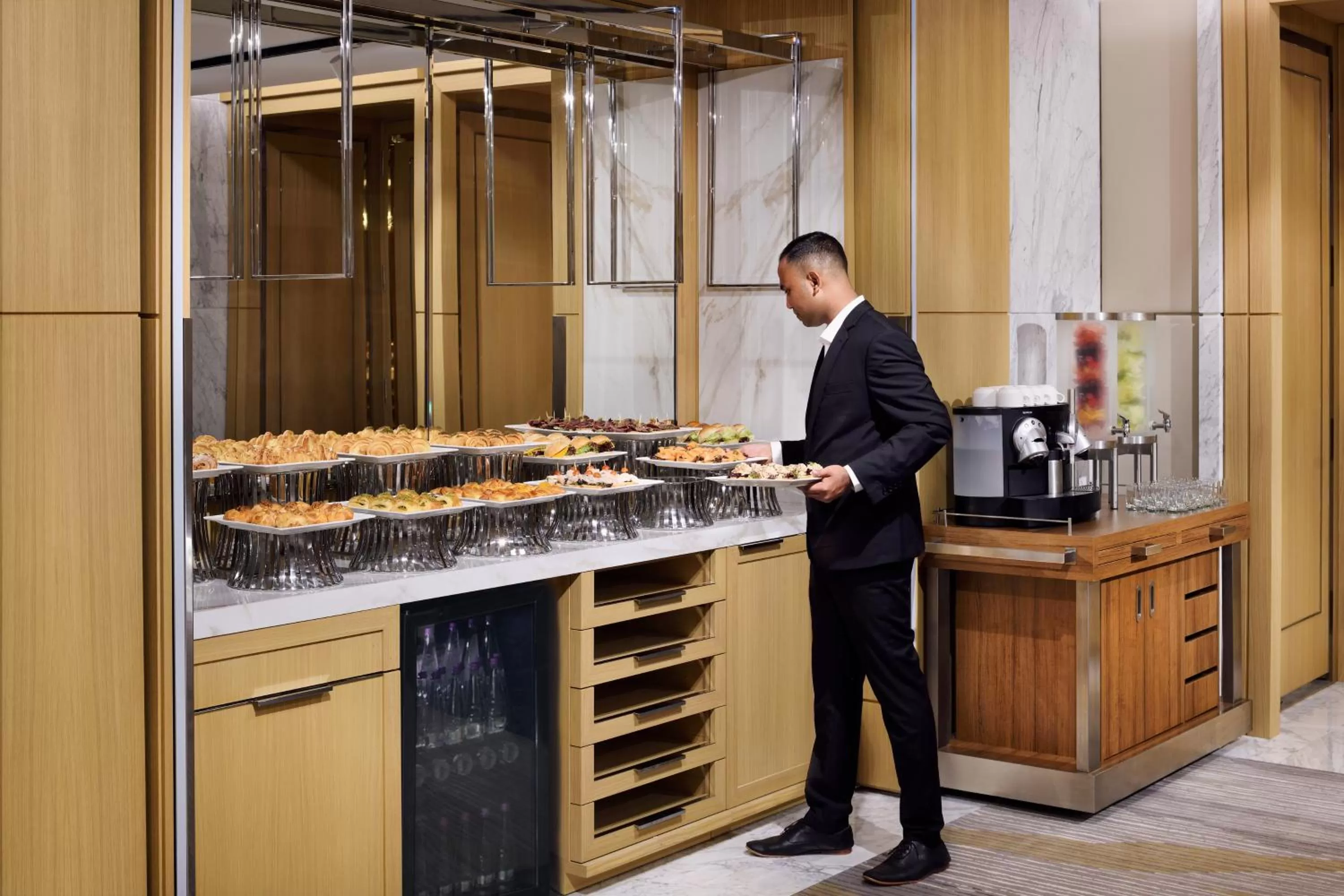 Coffee/tea facilities in Crowne Plaza - Jeddah Al Salam by IHG