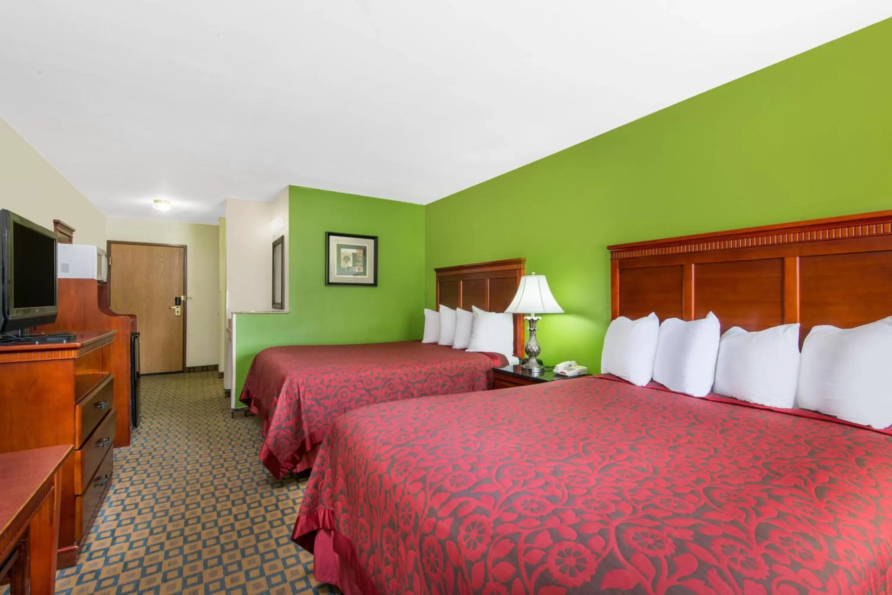 Bed in Days Inn & Suites by Wyndham Wichita