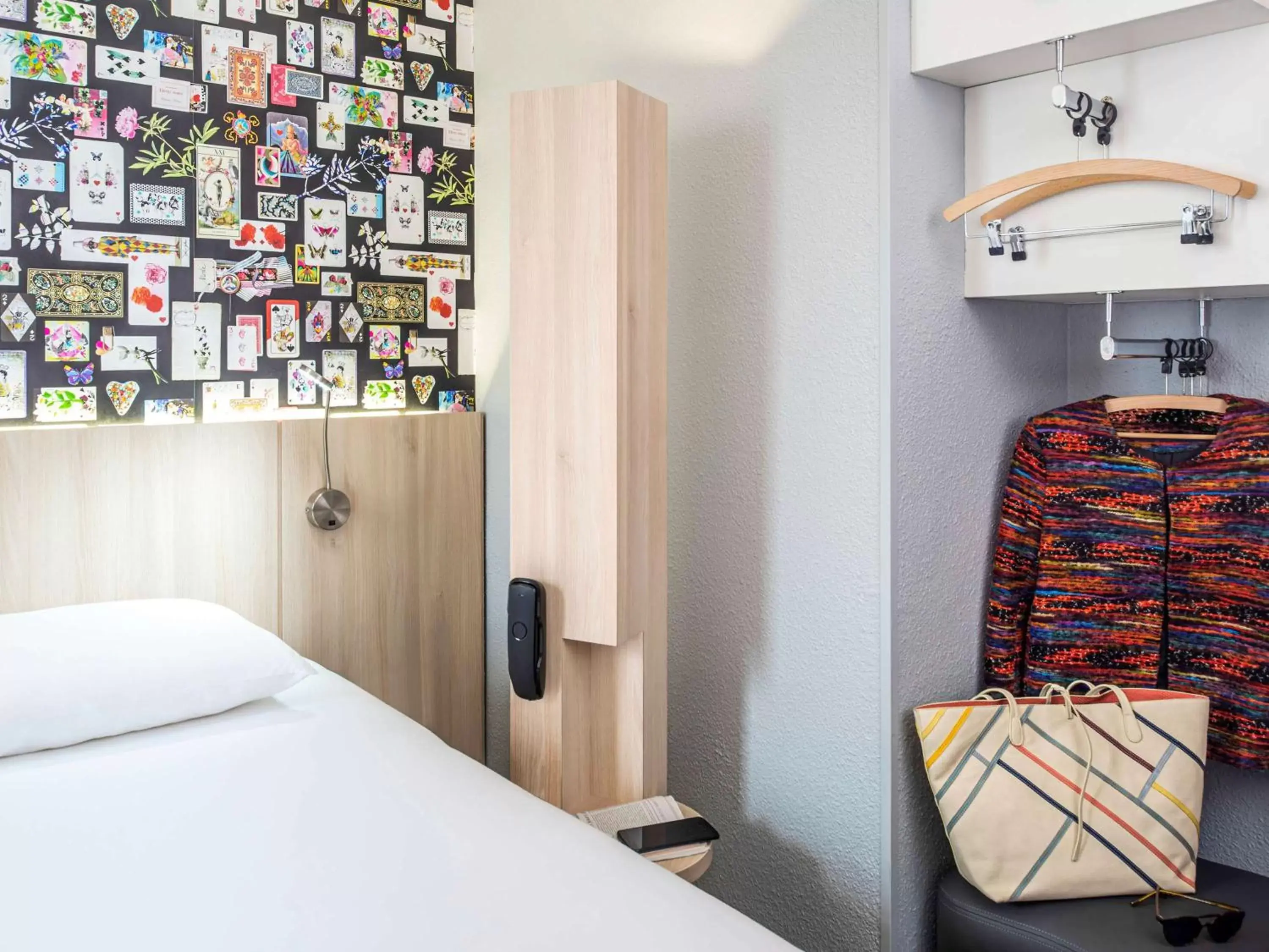 Photo of the whole room, Bed in ibis Styles Reims Centre