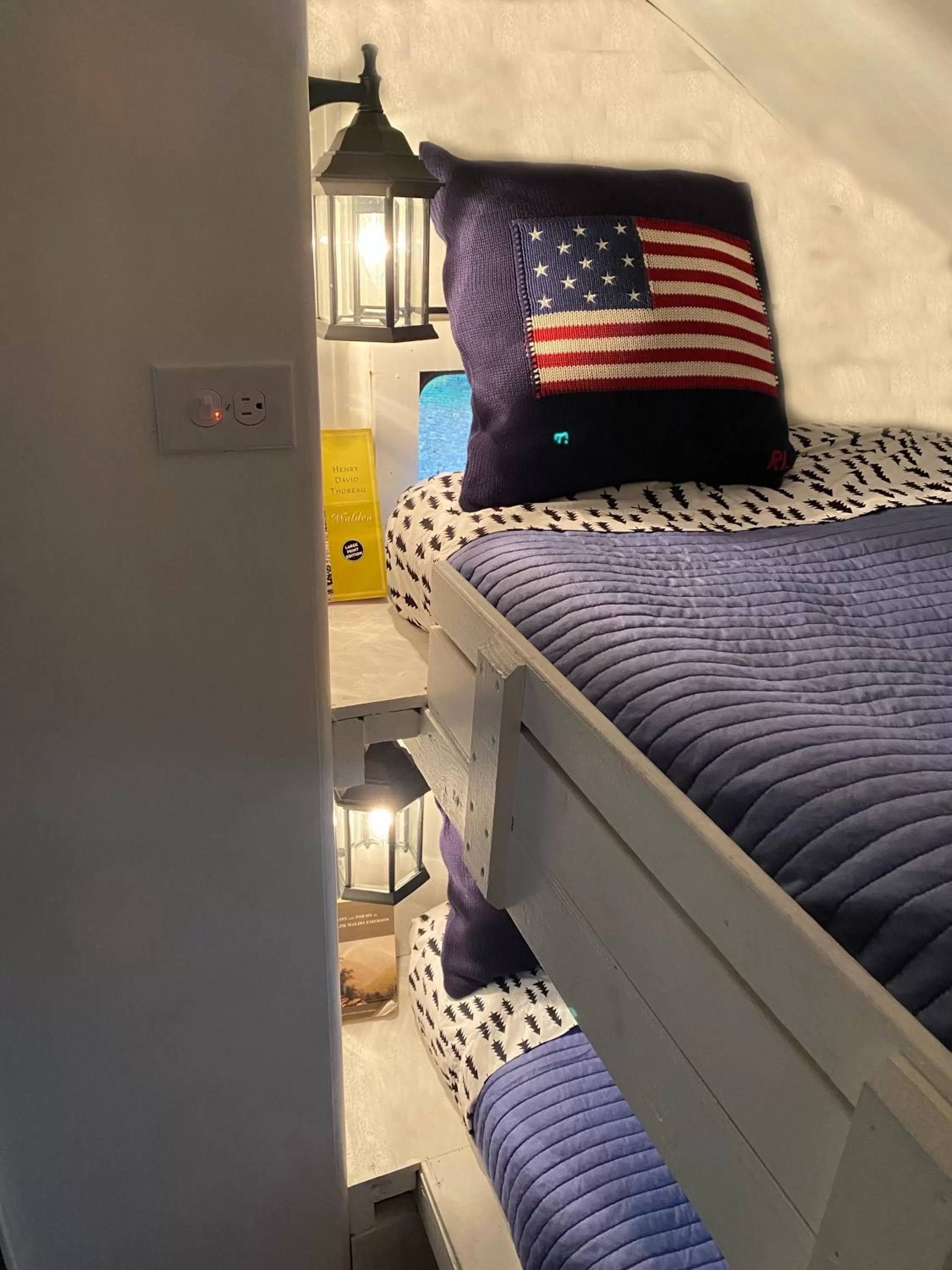 Bed in Country Woods Inn