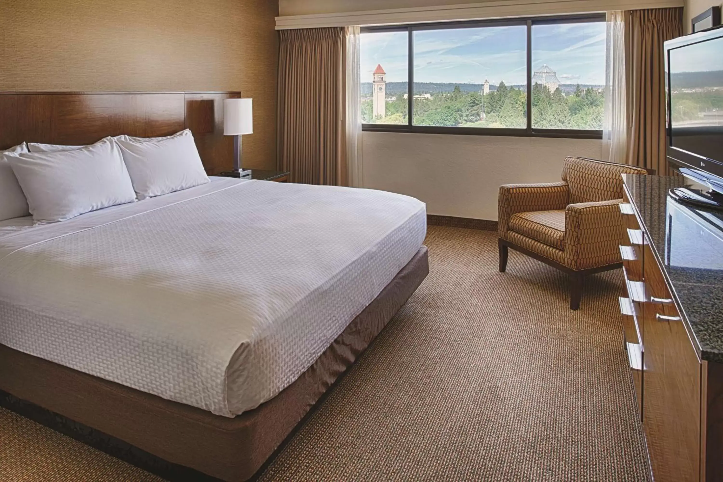 Bed in DoubleTree by Hilton Spokane City Center