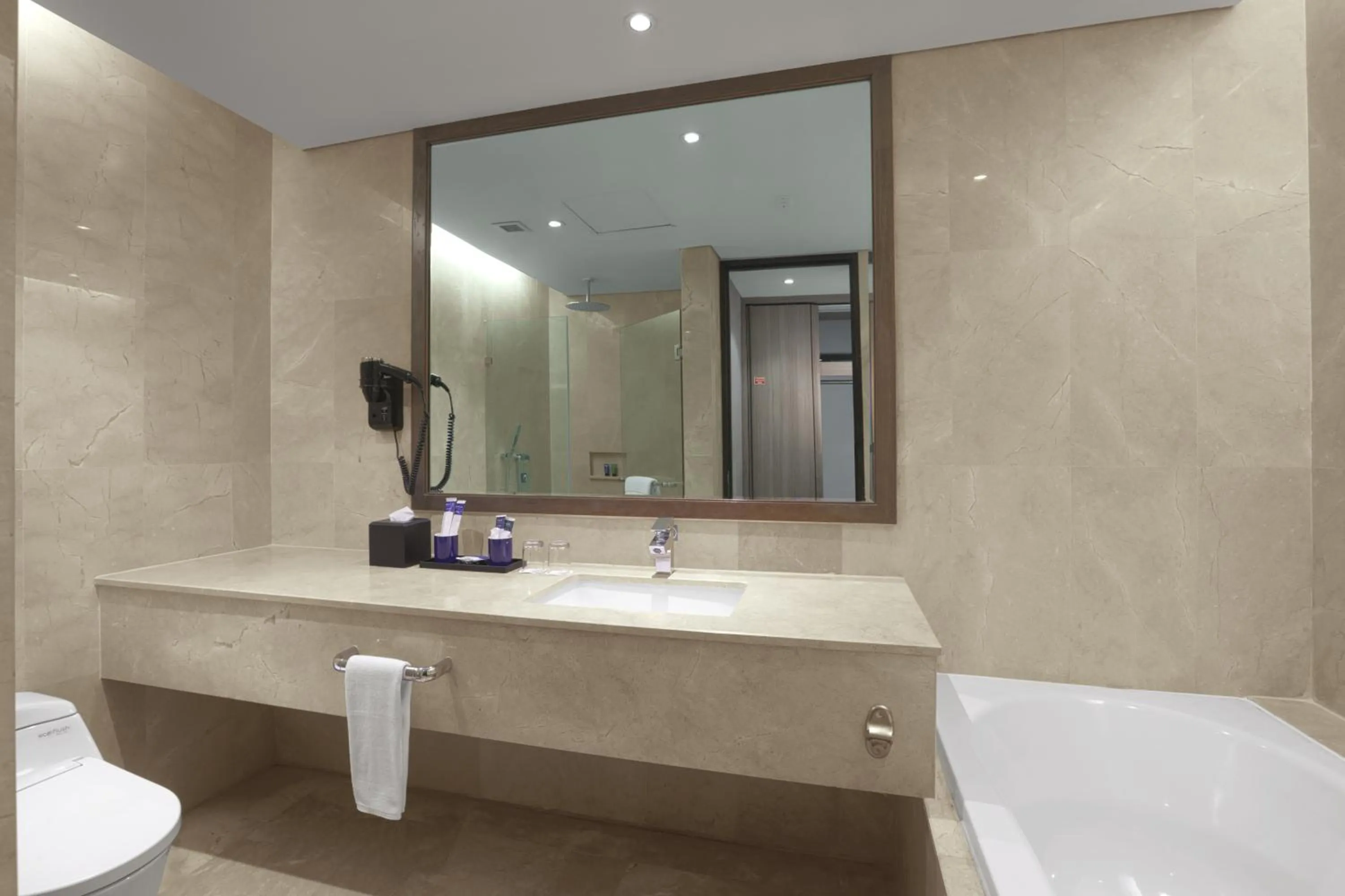 Bathroom in Aston Priority Simatupang Hotel and Conference Center