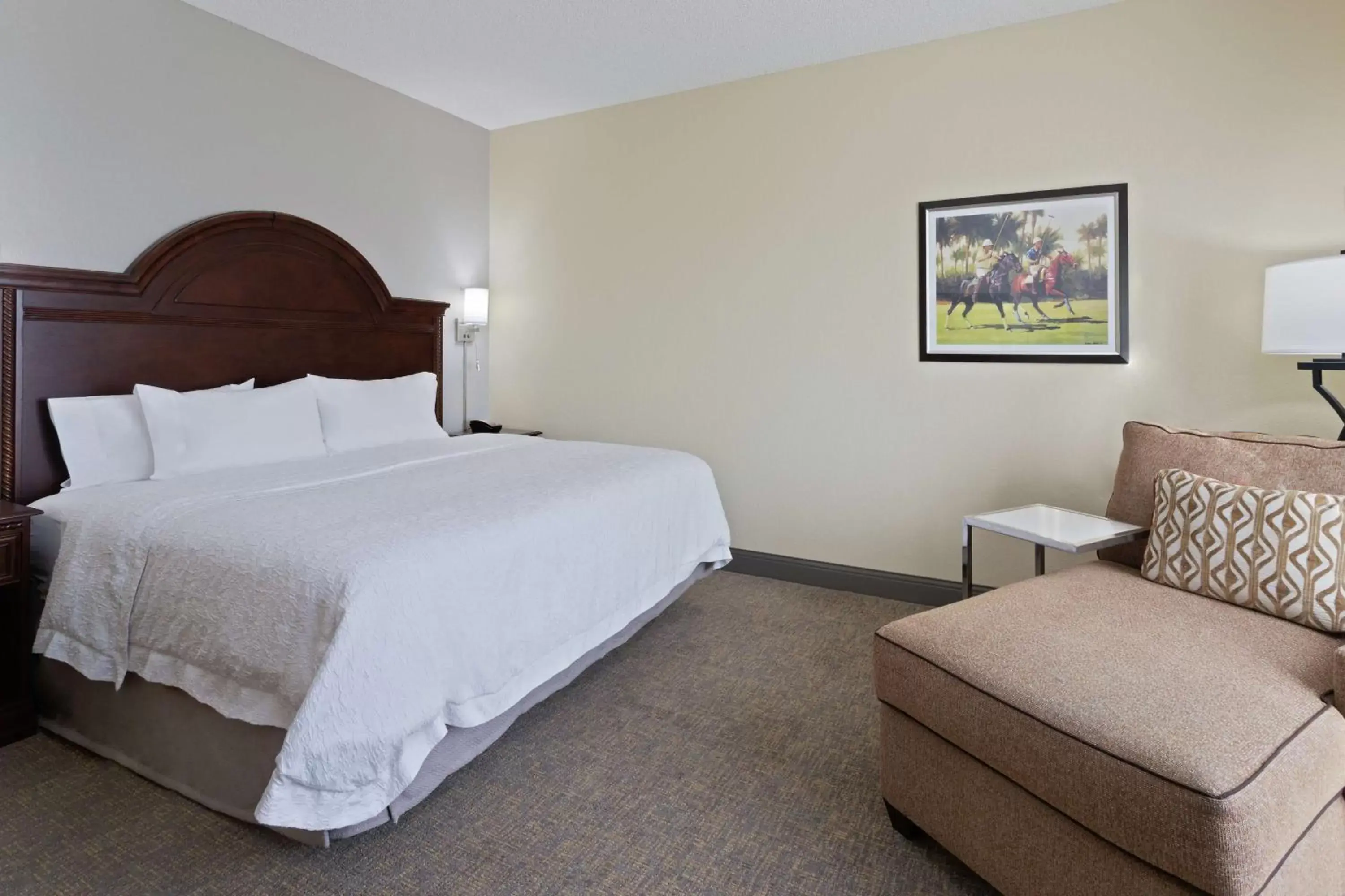 Bed in Hampton Inn & Suites Wellington