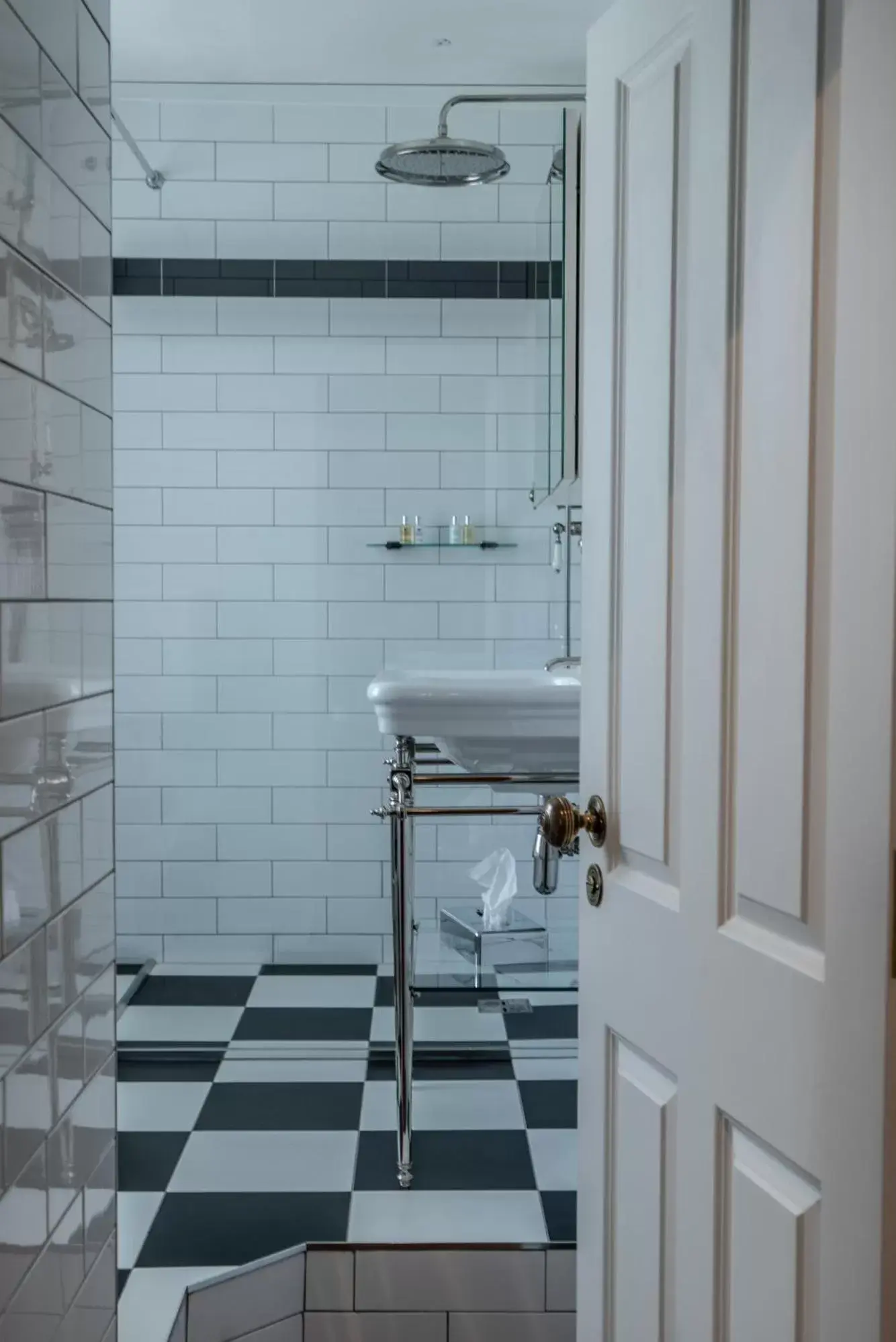 Bathroom in The Coach and Horses