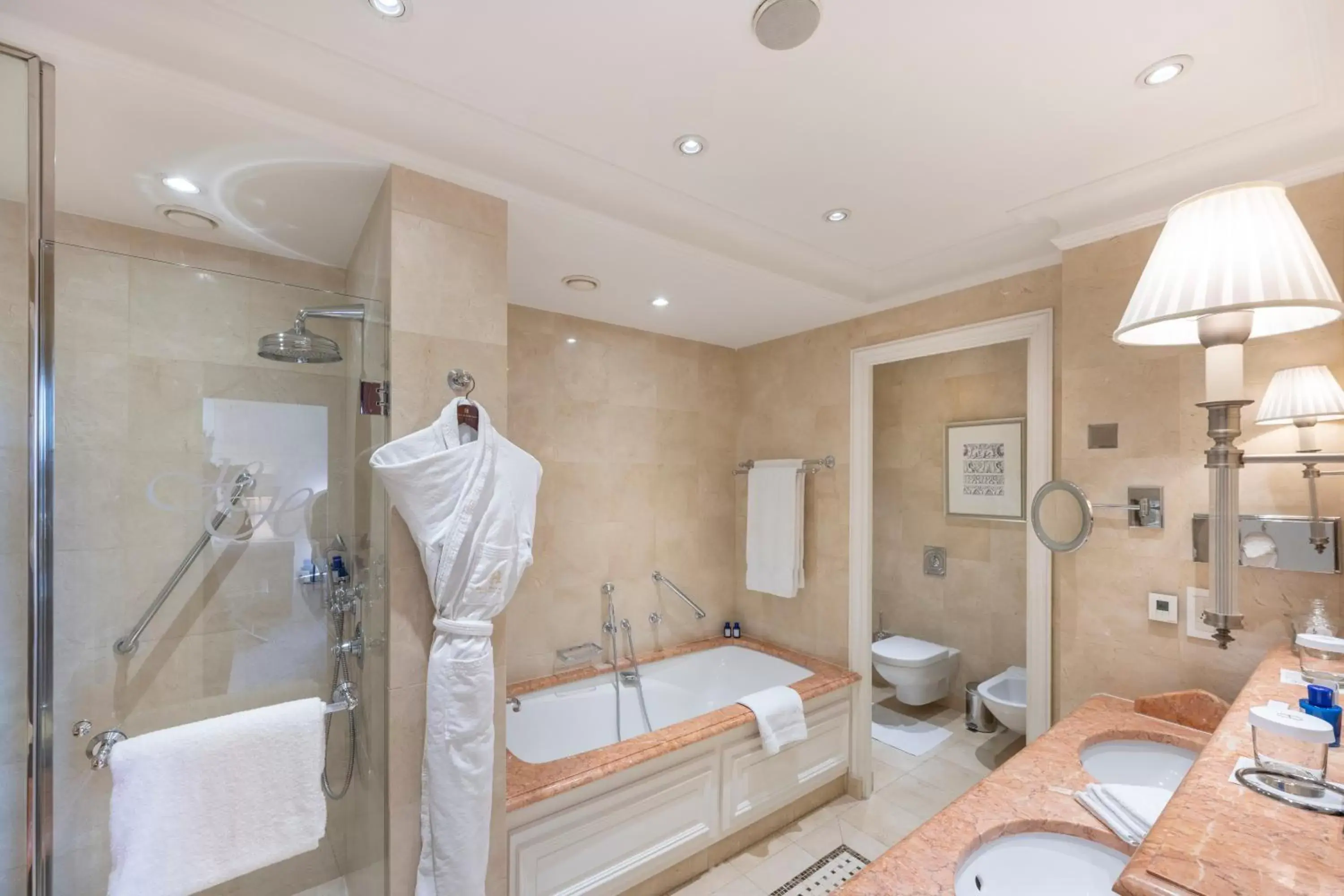 Bathroom in Hôtel Hermitage Monte-Carlo