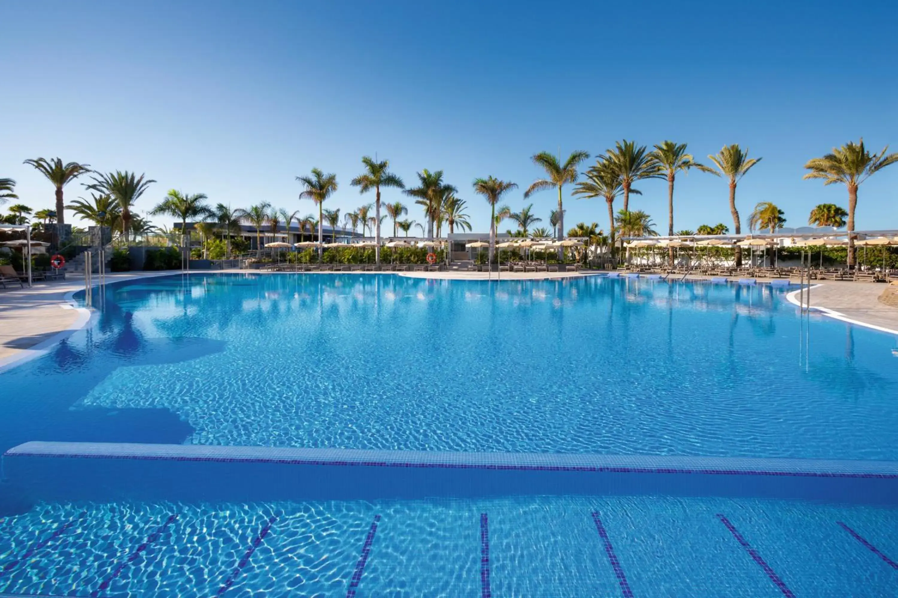 Swimming Pool in Hotel Riu Palace Maspalomas - Adults Only