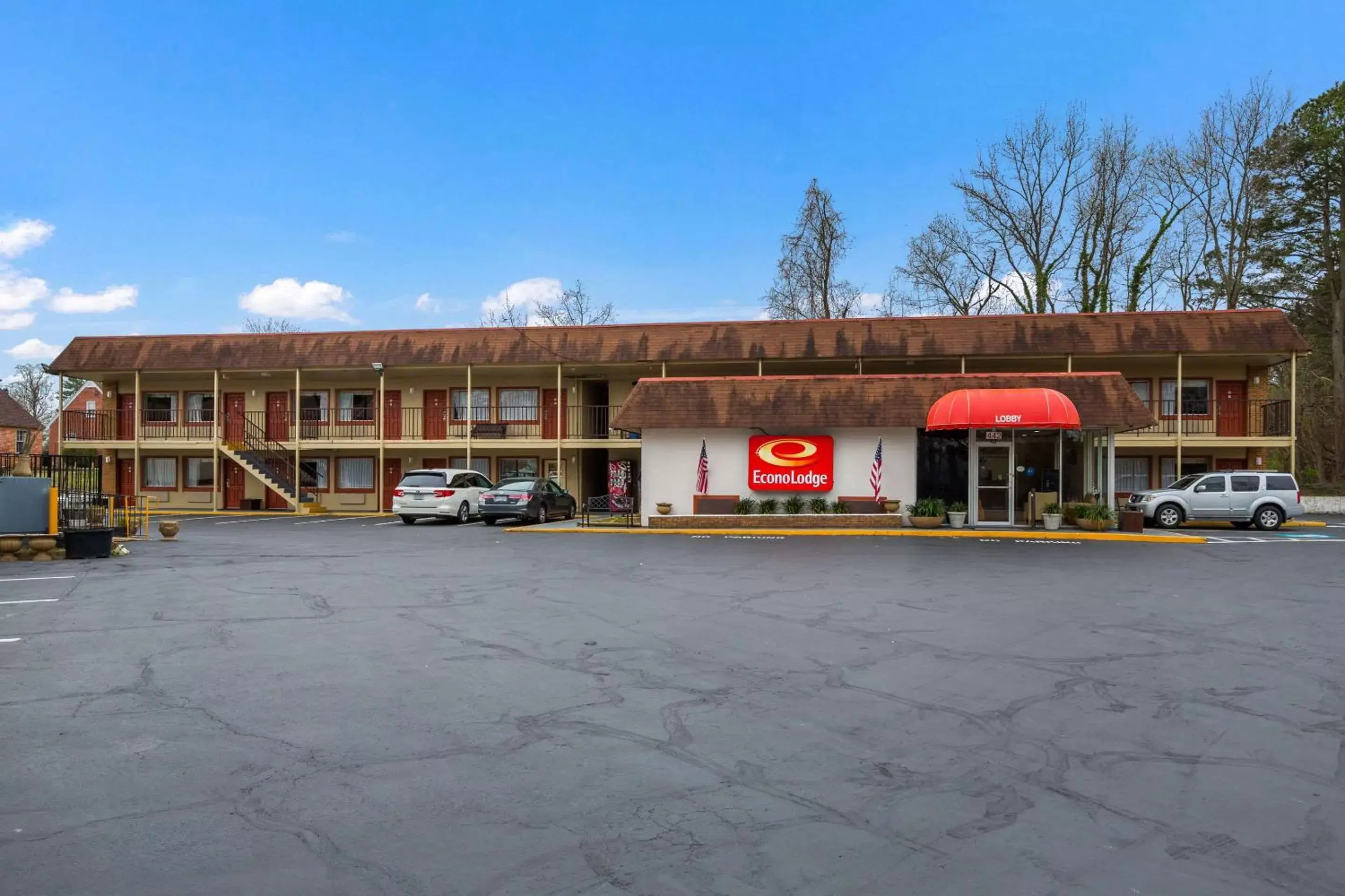Property Building in Econolodge Historic