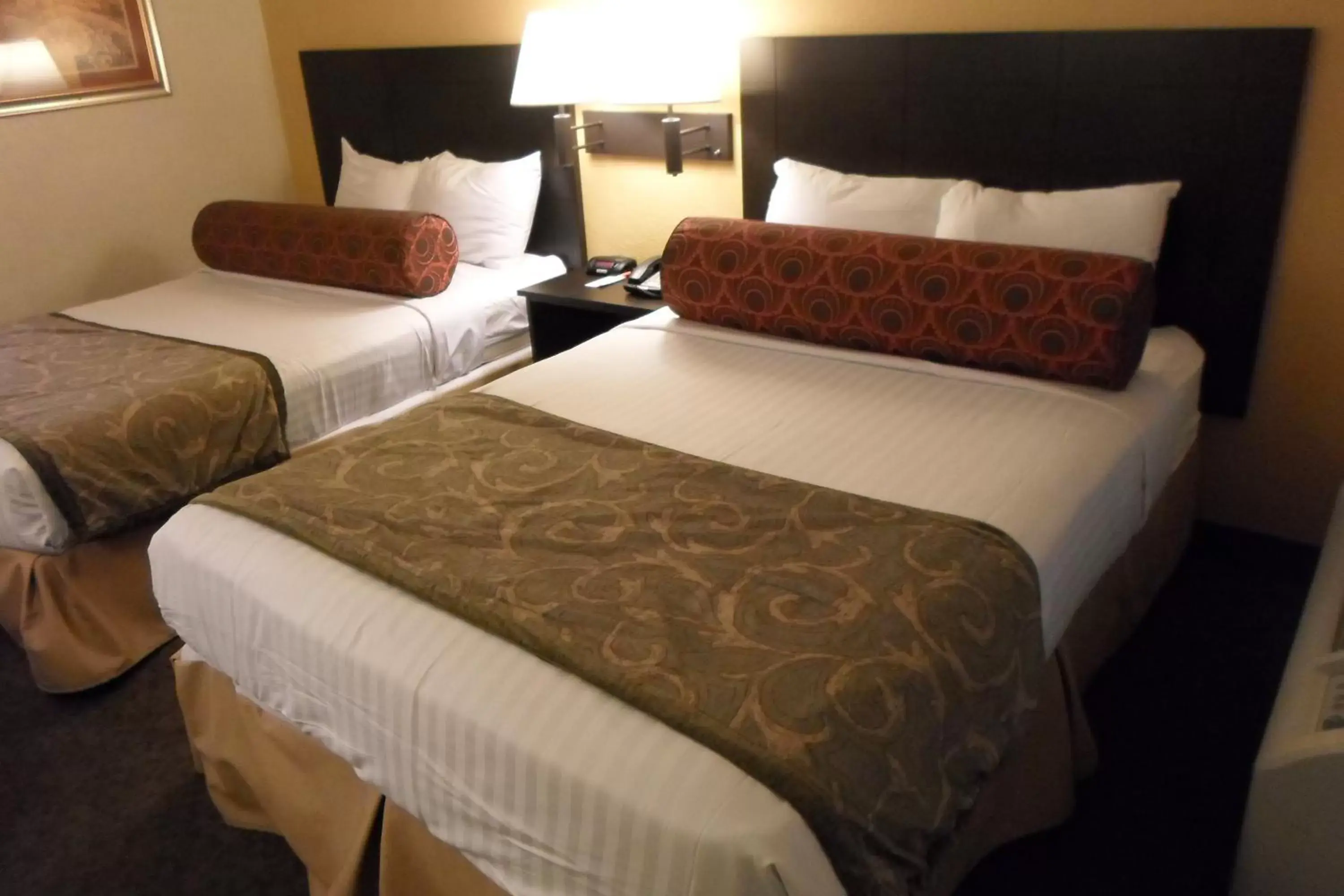 Bedroom, Bed in Howard Johnson by Wyndham Las Vegas near the Strip