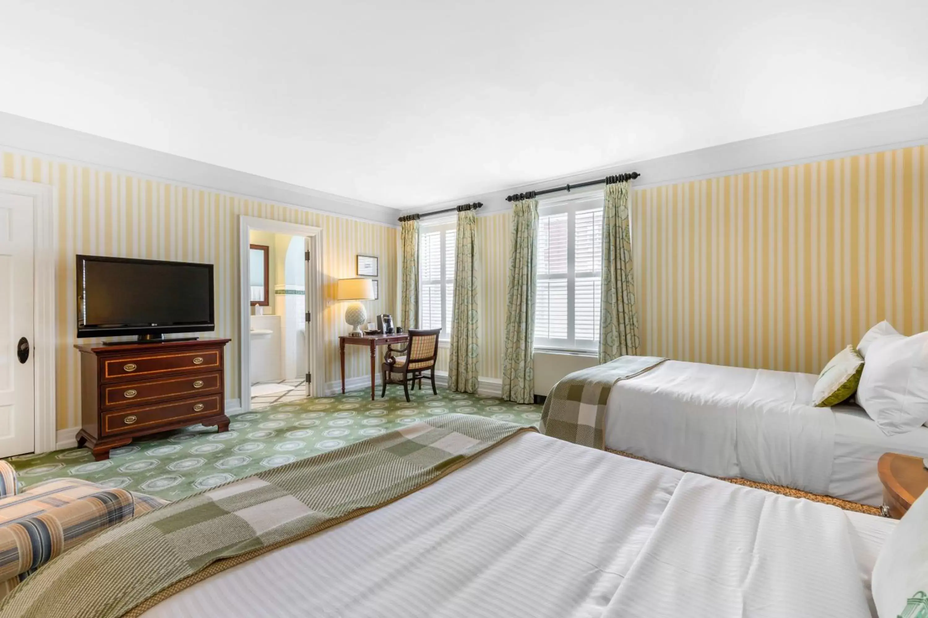 Photo of the whole room, Bed in The Omni Homestead Resort