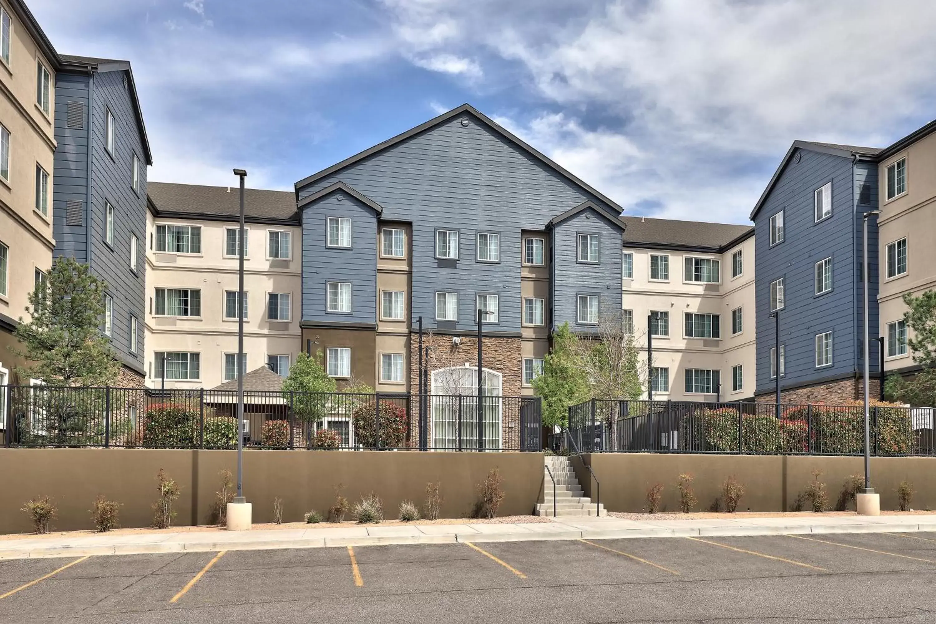 Property Building in Staybridge Suites - Albuquerque Airport, an IHG Hotel