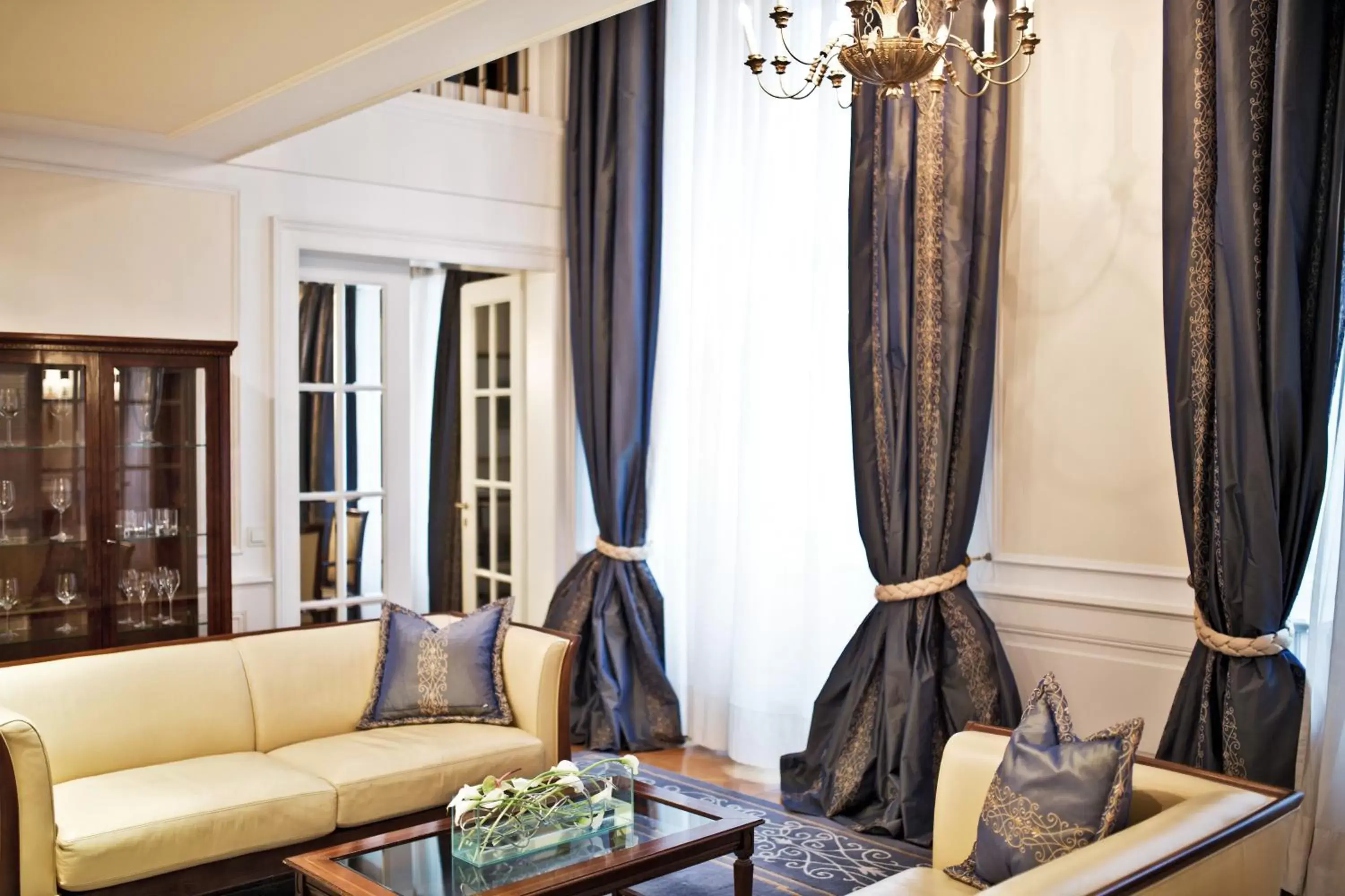 Living room, Seating Area in Palais Coburg Hotel Residenz