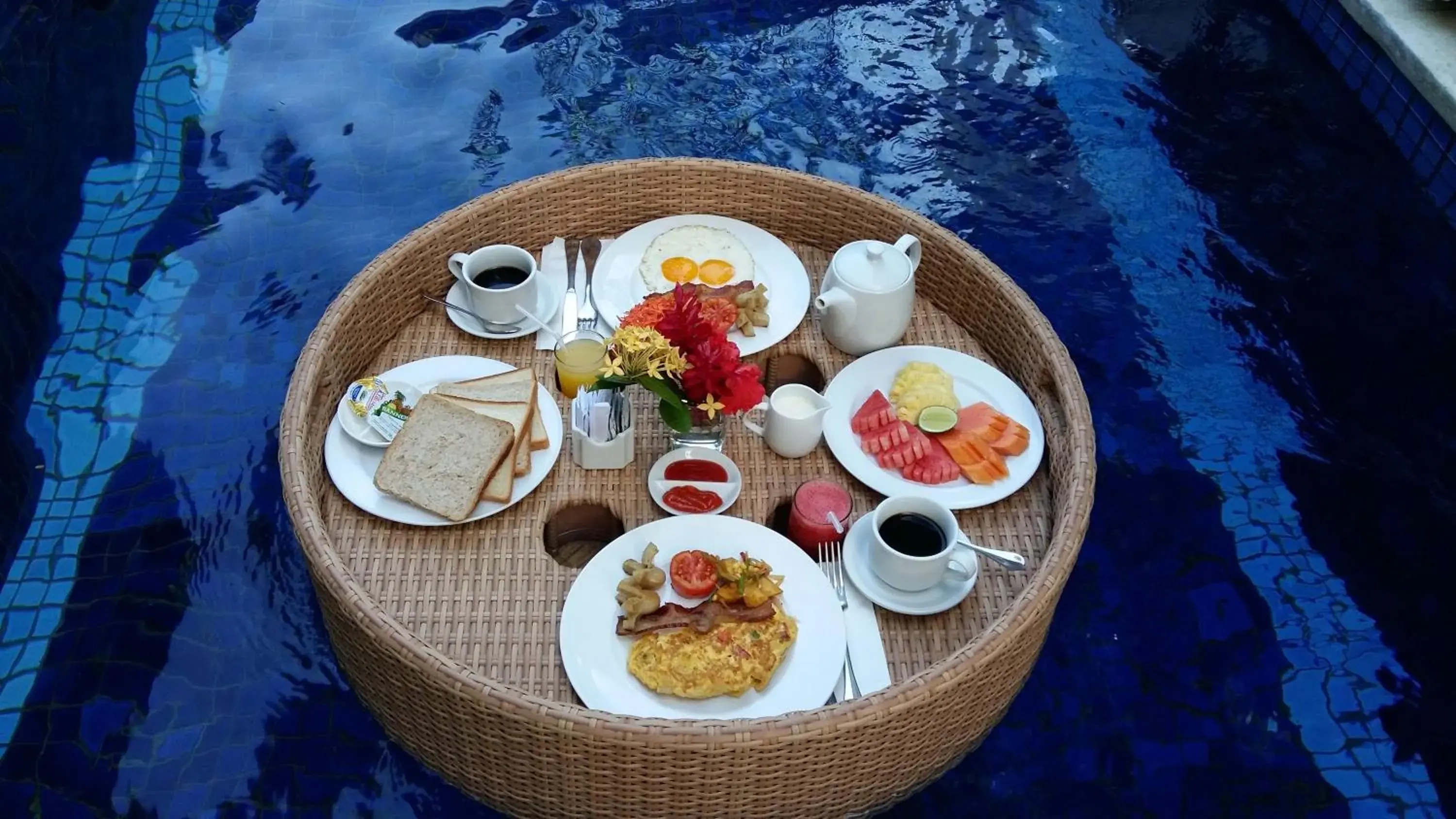 Food and drinks in The Bidadari Villas and Spa