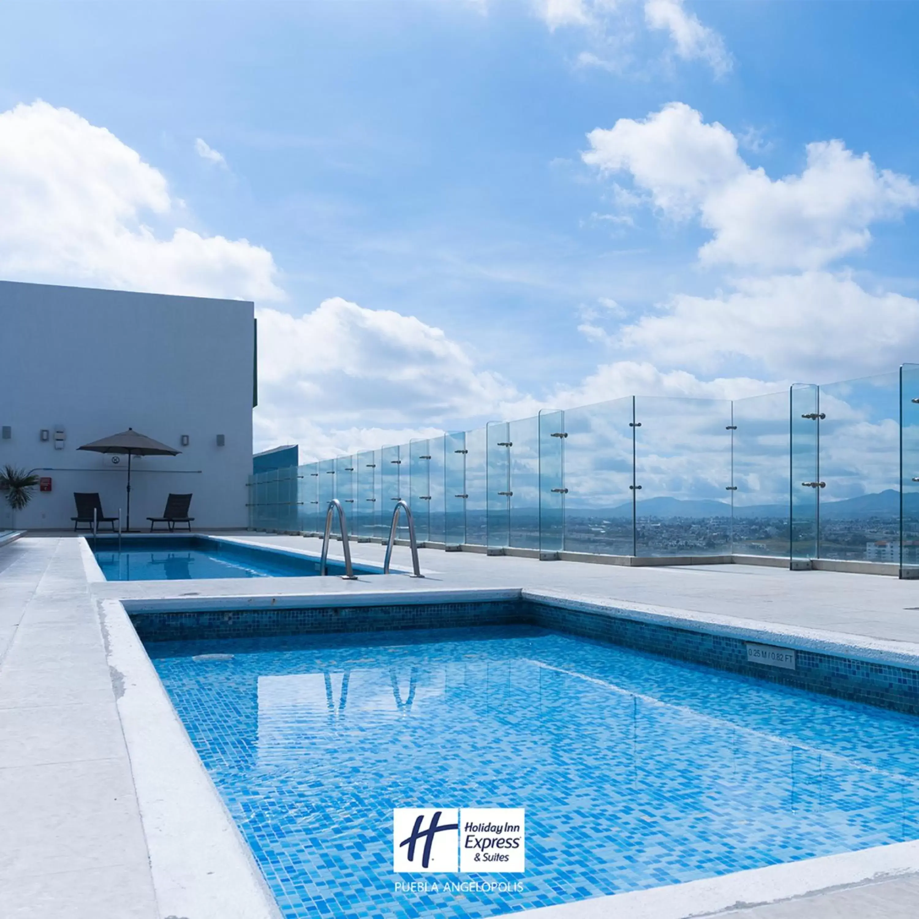 Swimming Pool in Holiday Inn Express & Suites Puebla Angelopolis, an IHG Hotel