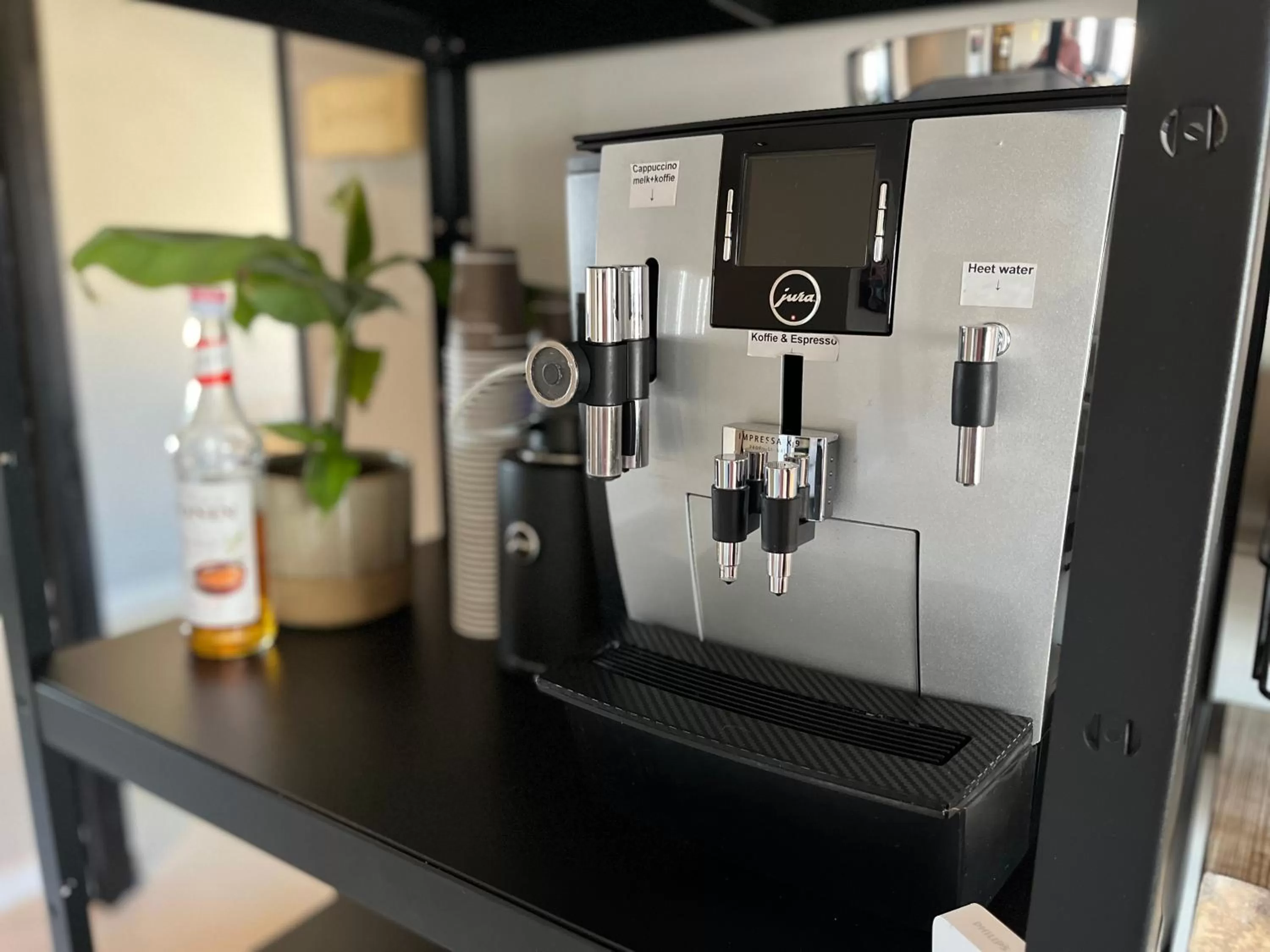 Coffee/tea facilities in Boutique Hotel Le Faucon