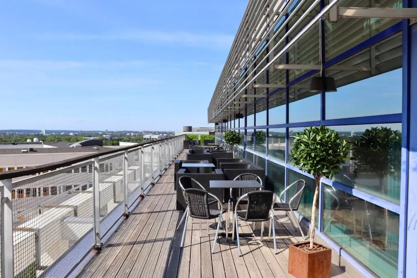 Property building, Balcony/Terrace in Quality Hotel Globe