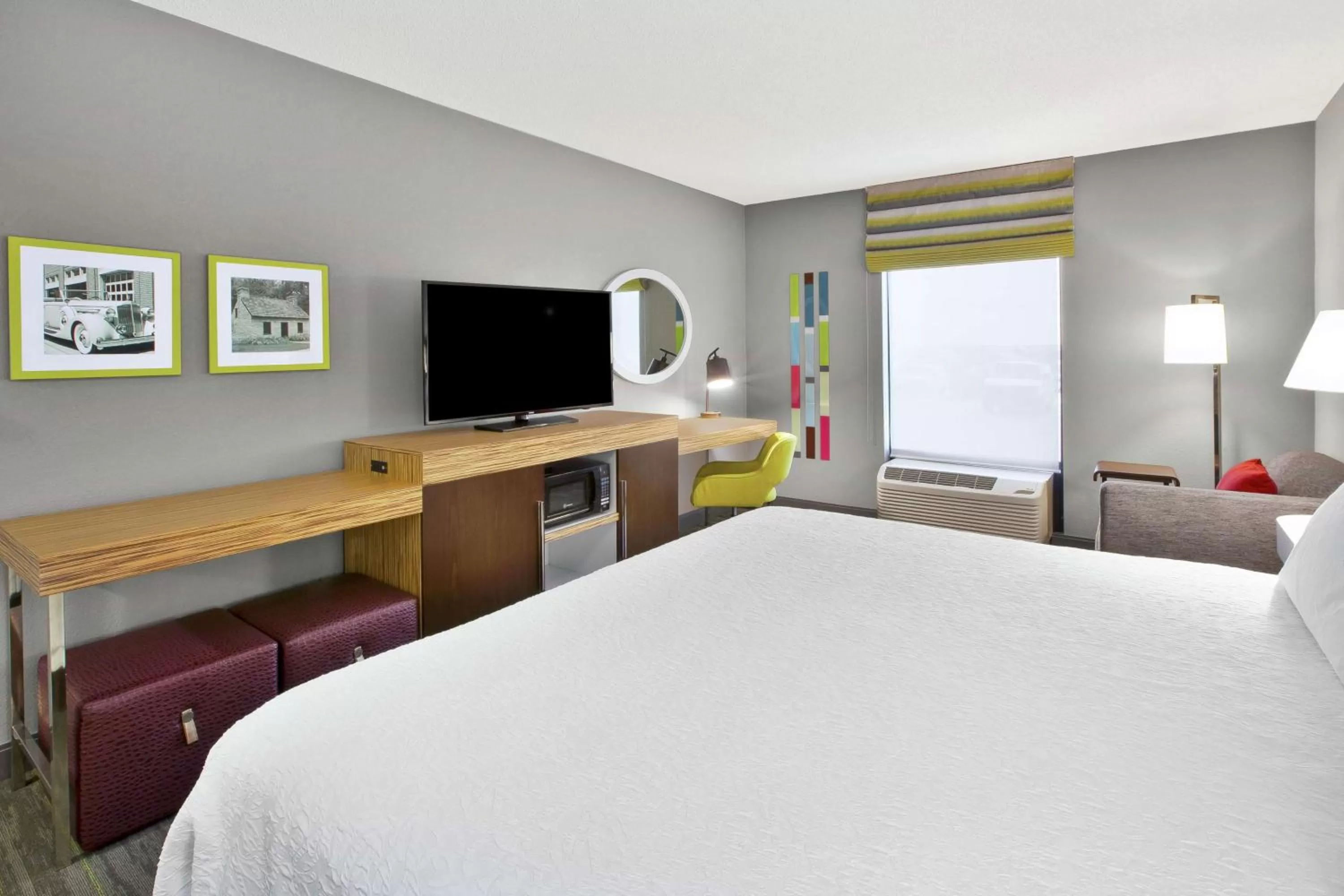 Bedroom, Bed in Hampton Inn & Suites Springboro