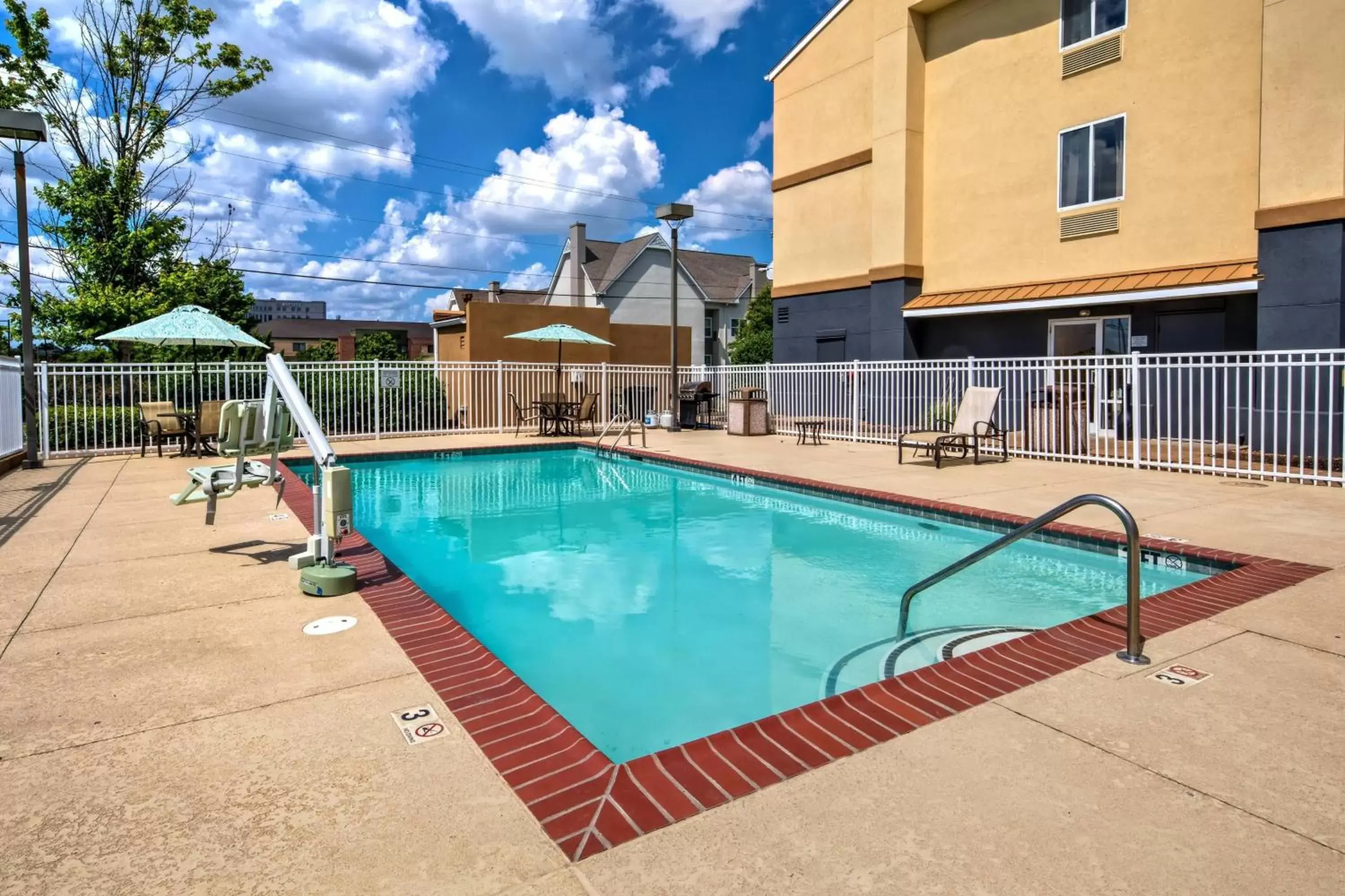 Swimming Pool in Fairfield Inn & Suites Memphis Southaven
