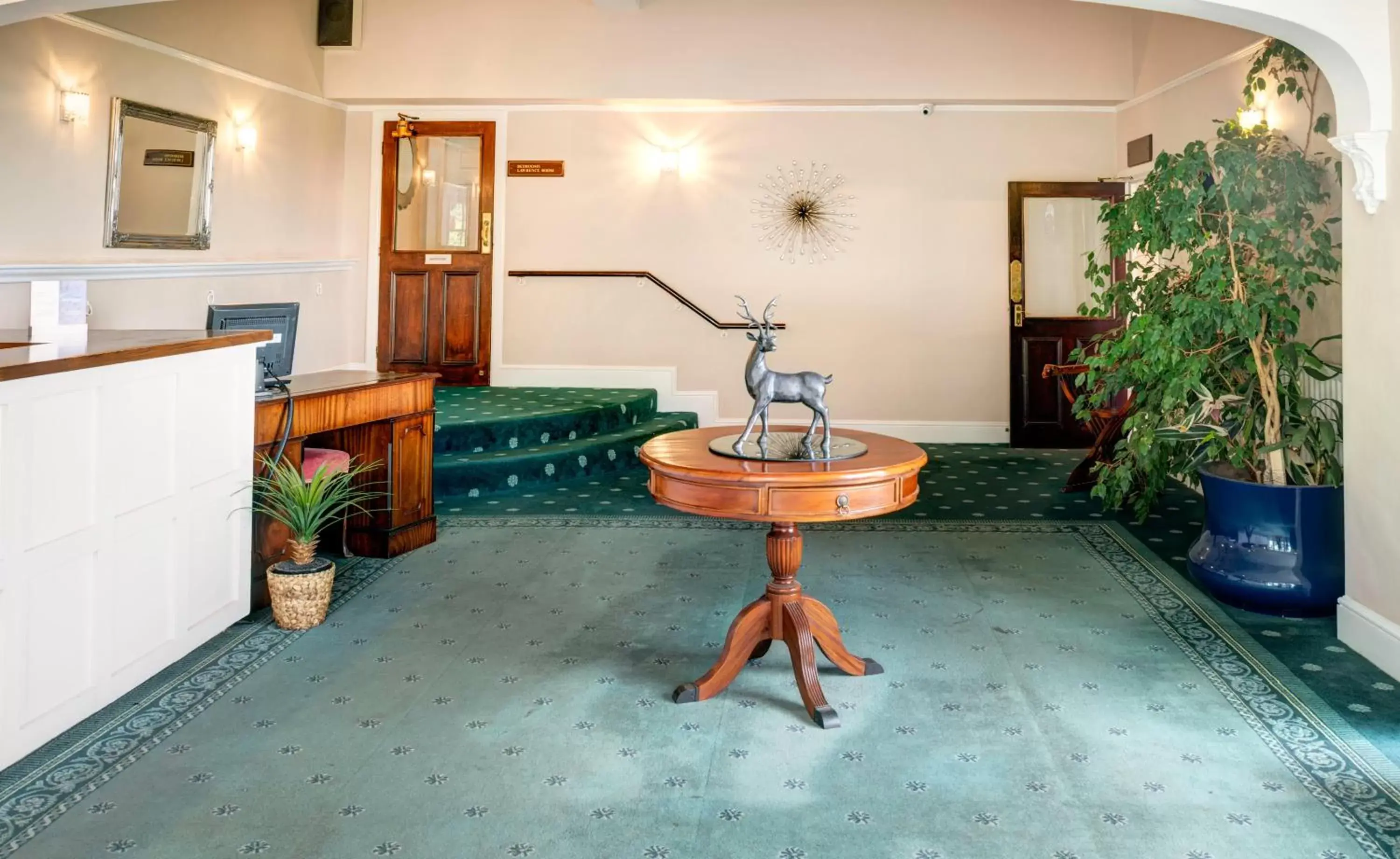 Lobby or reception, Seating Area in Best Western Lord Haldon Hotel