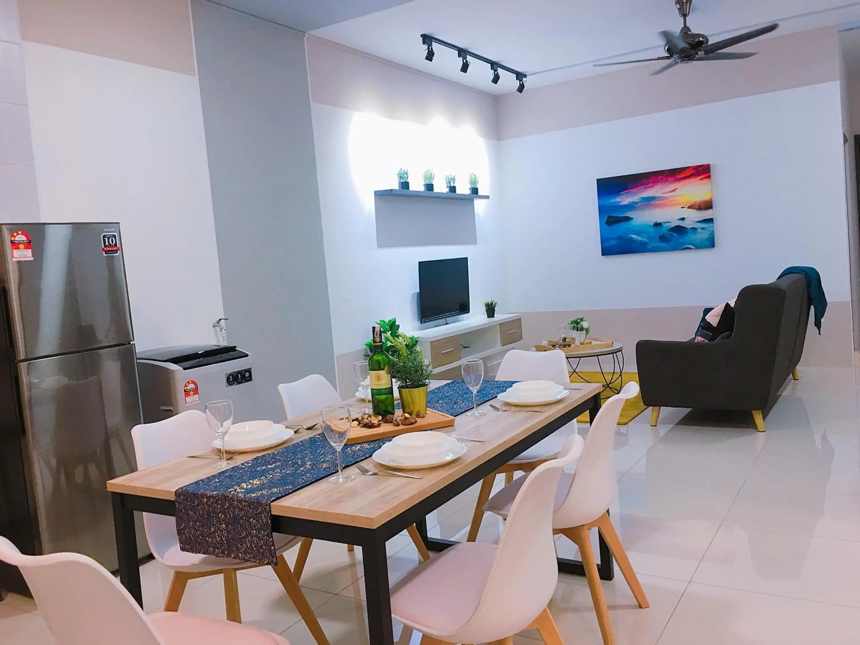 Dining Area in Da Men By ODY Suites