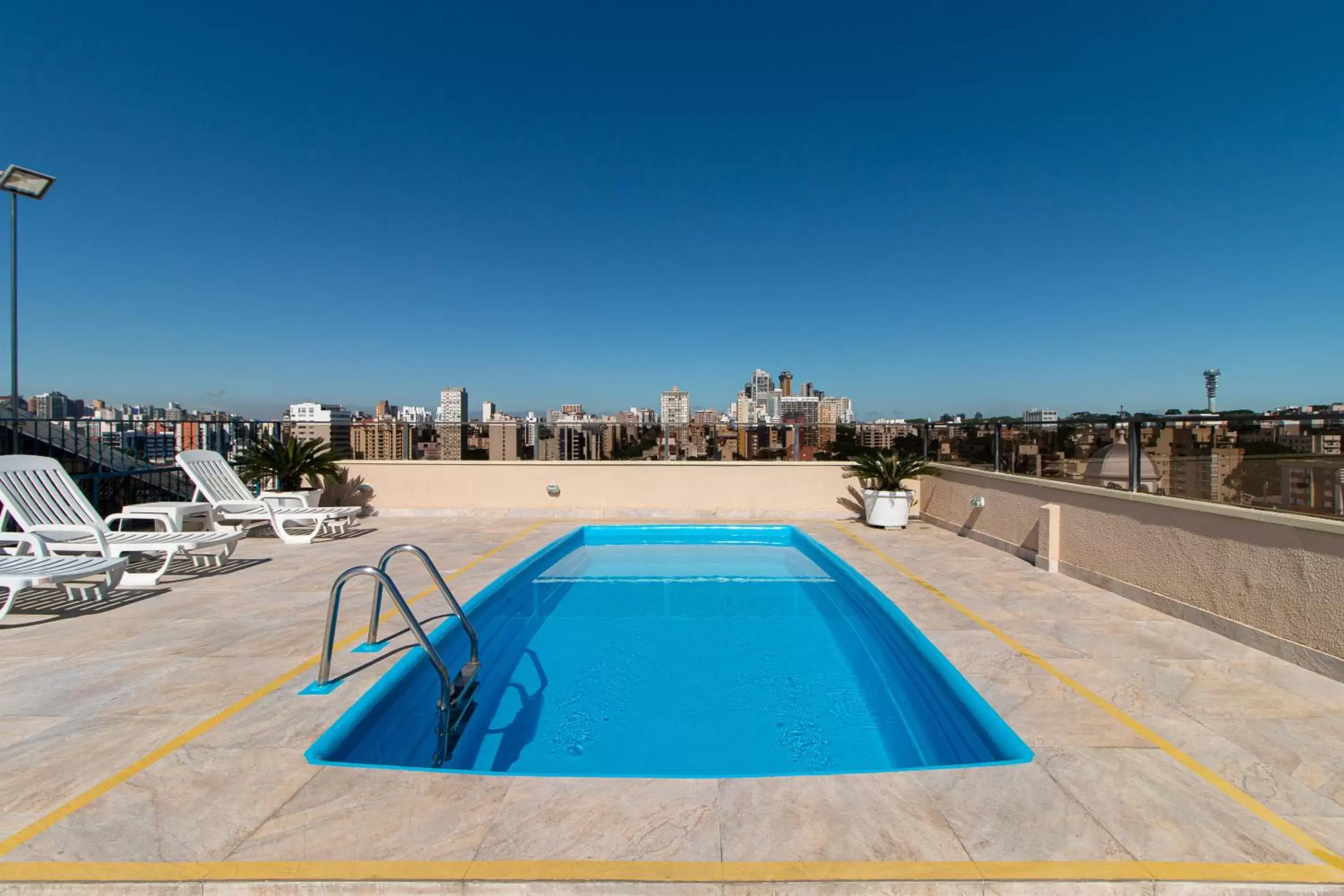 Swimming pool in Hotel Flat Petras Residence Swimming pool in Hotel Flat Petras Residence