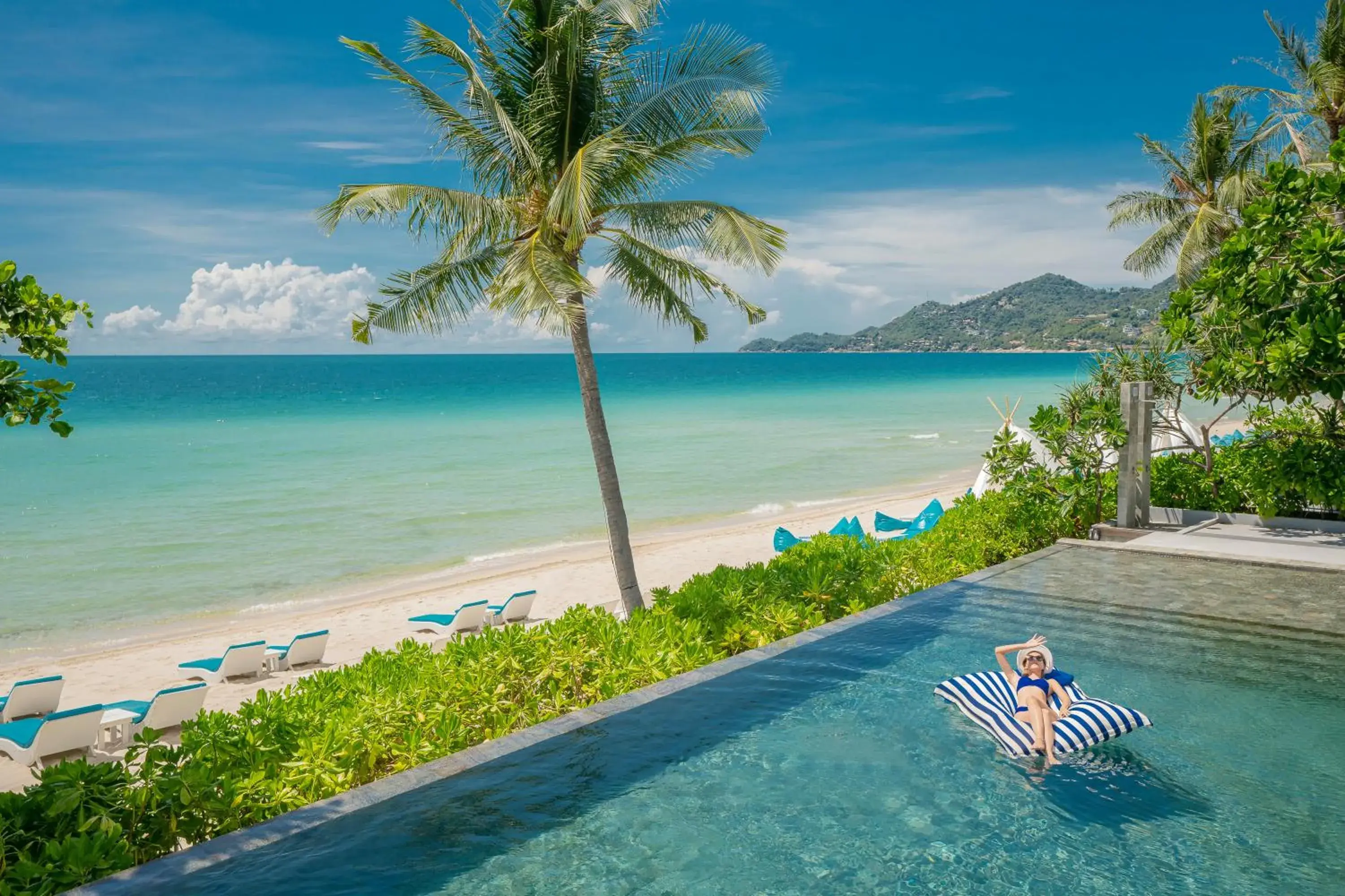 Swimming pool in Synergy Samui