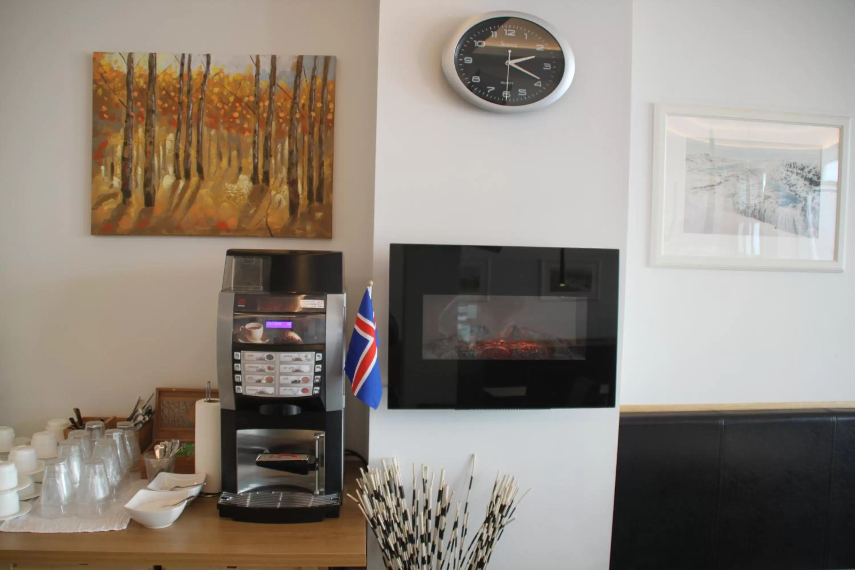 Coffee/tea facilities in 100 Iceland Hotel