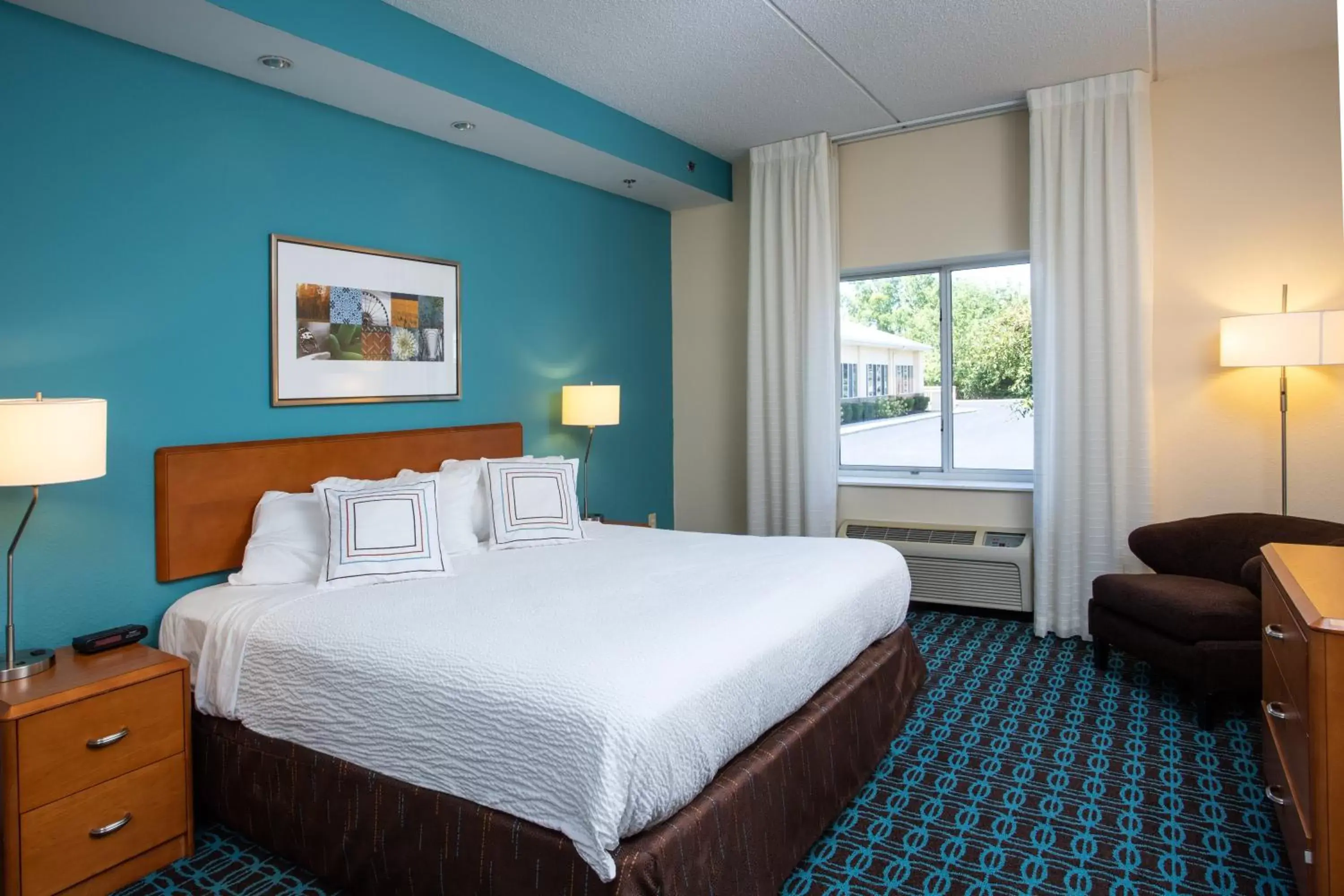 Bed in Quality Inn & Suites Sandusky