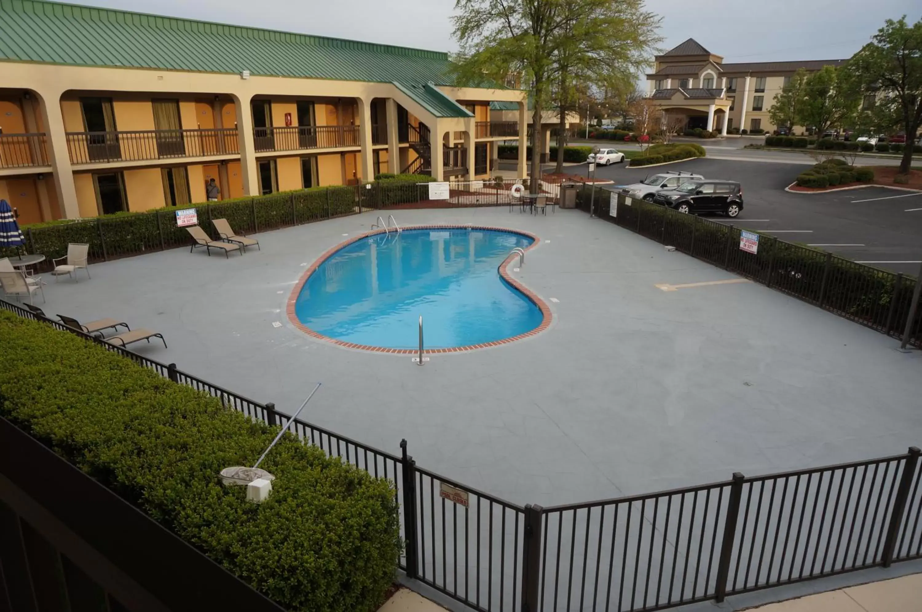 Pool View in Howard Johnson by Wyndham Greensboro Near the Coliseum