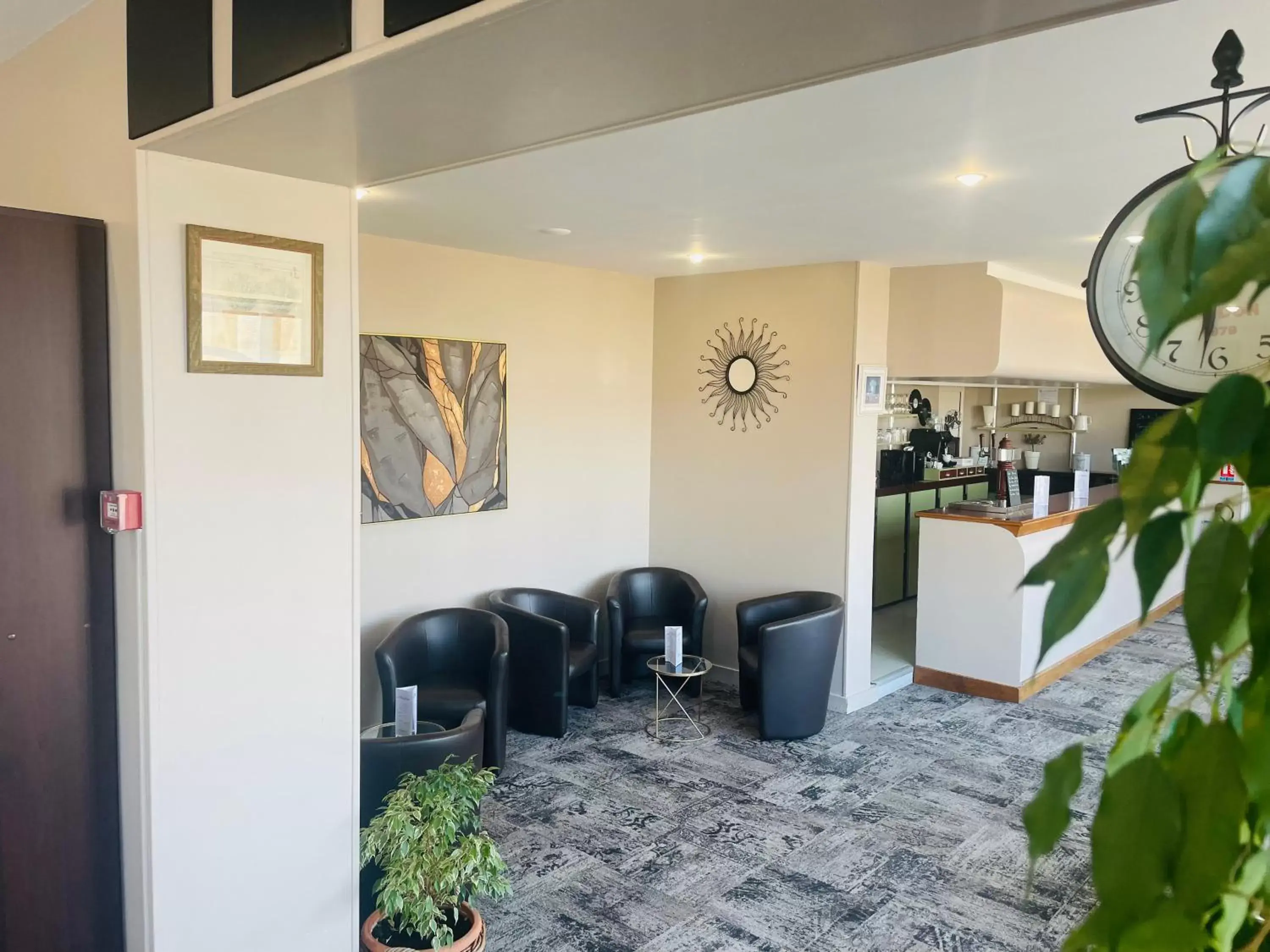 Seating area, Lobby/Reception in Le Passiflore