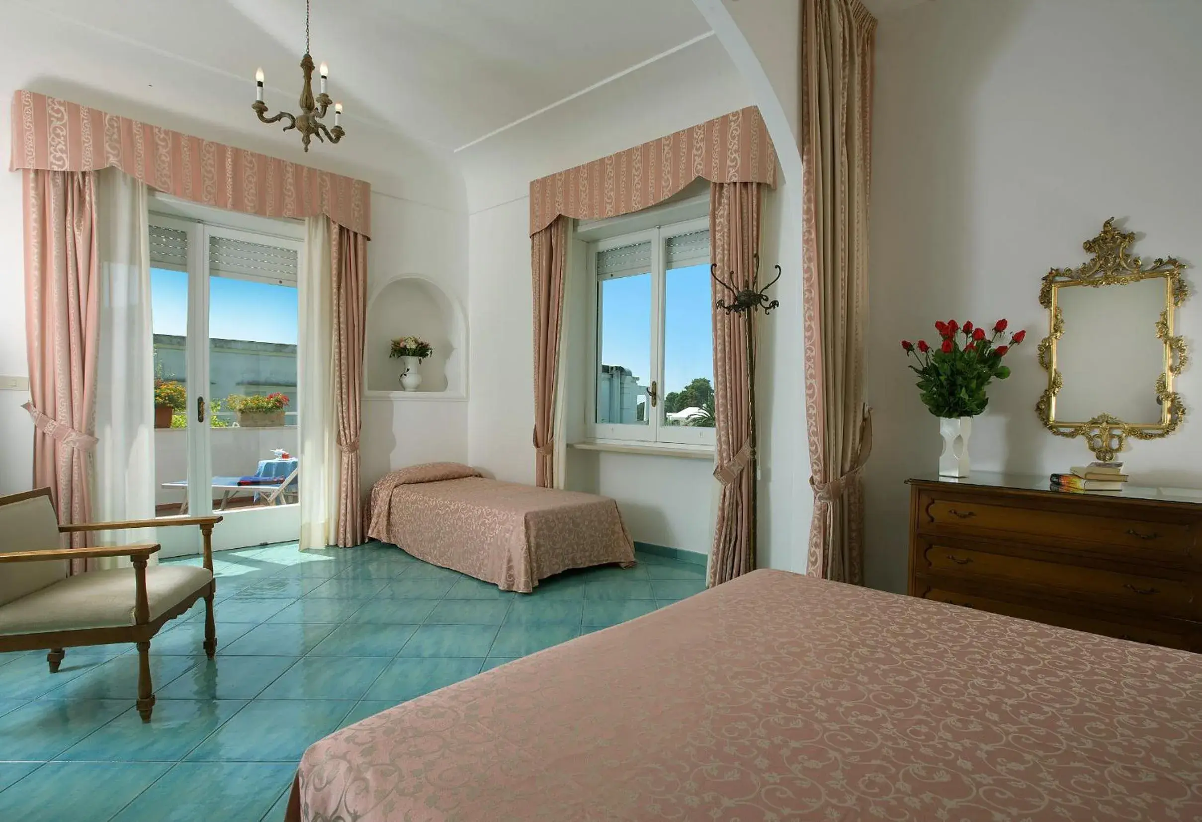 Photo of the whole room in Hotel San Felice