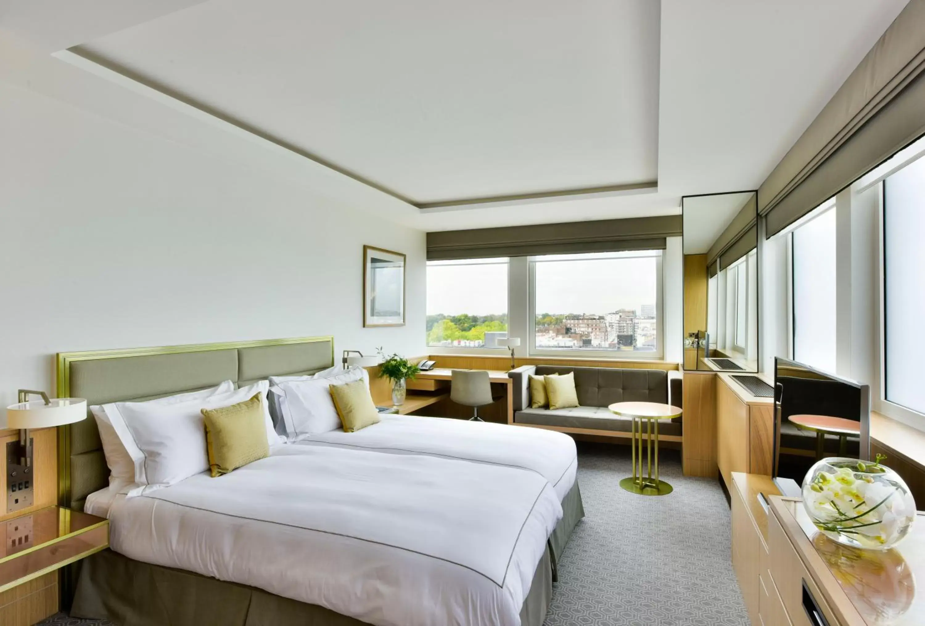 Photo of the whole room, Bed in Royal Lancaster London Photo of the whole room, Bed in Royal Lancaster London