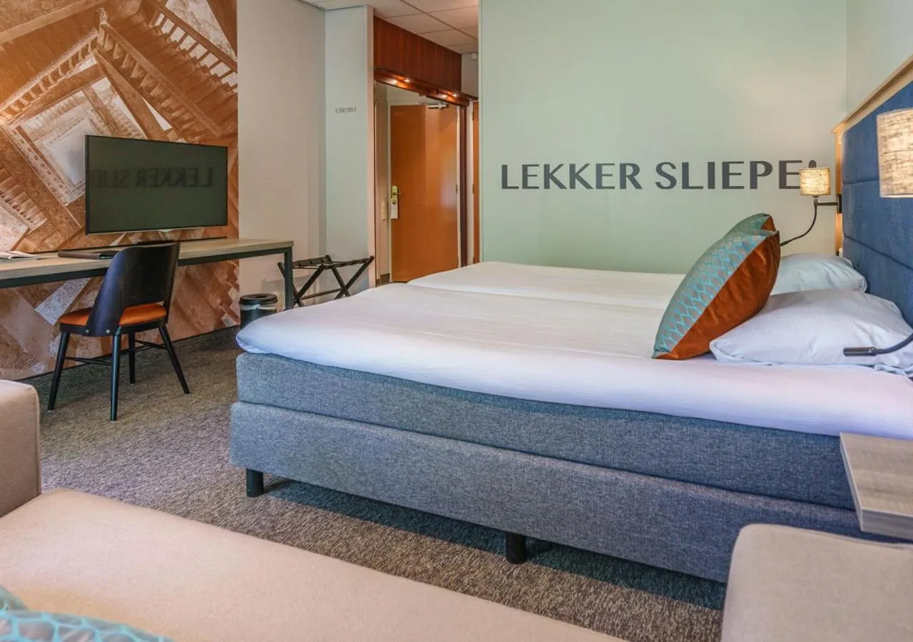 Bedroom, Bed in Golden Tulip Tjaarda Oranjewoud - Heerenveen