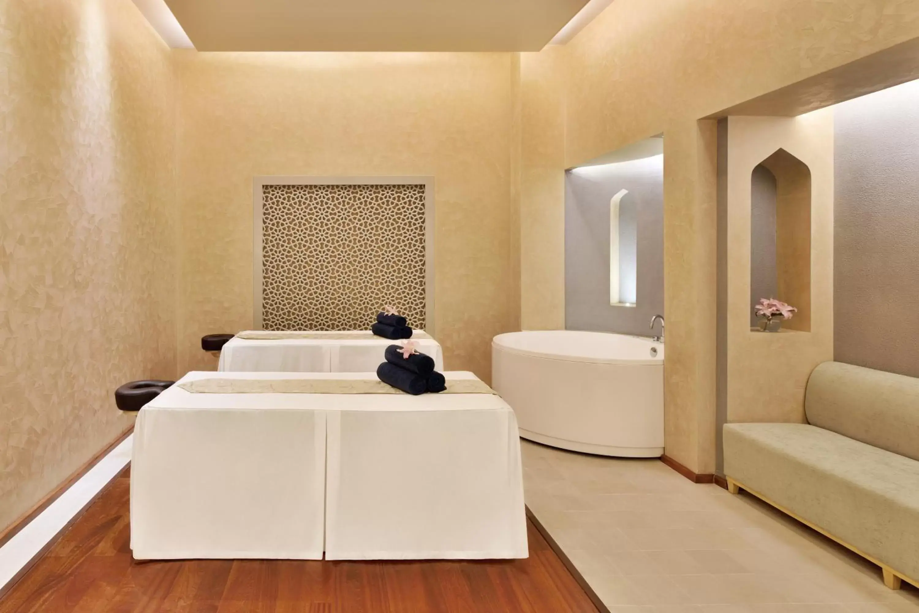 Spa and wellness centre/facilities, Bathroom in Le Meridien Jaipur Resort & Spa