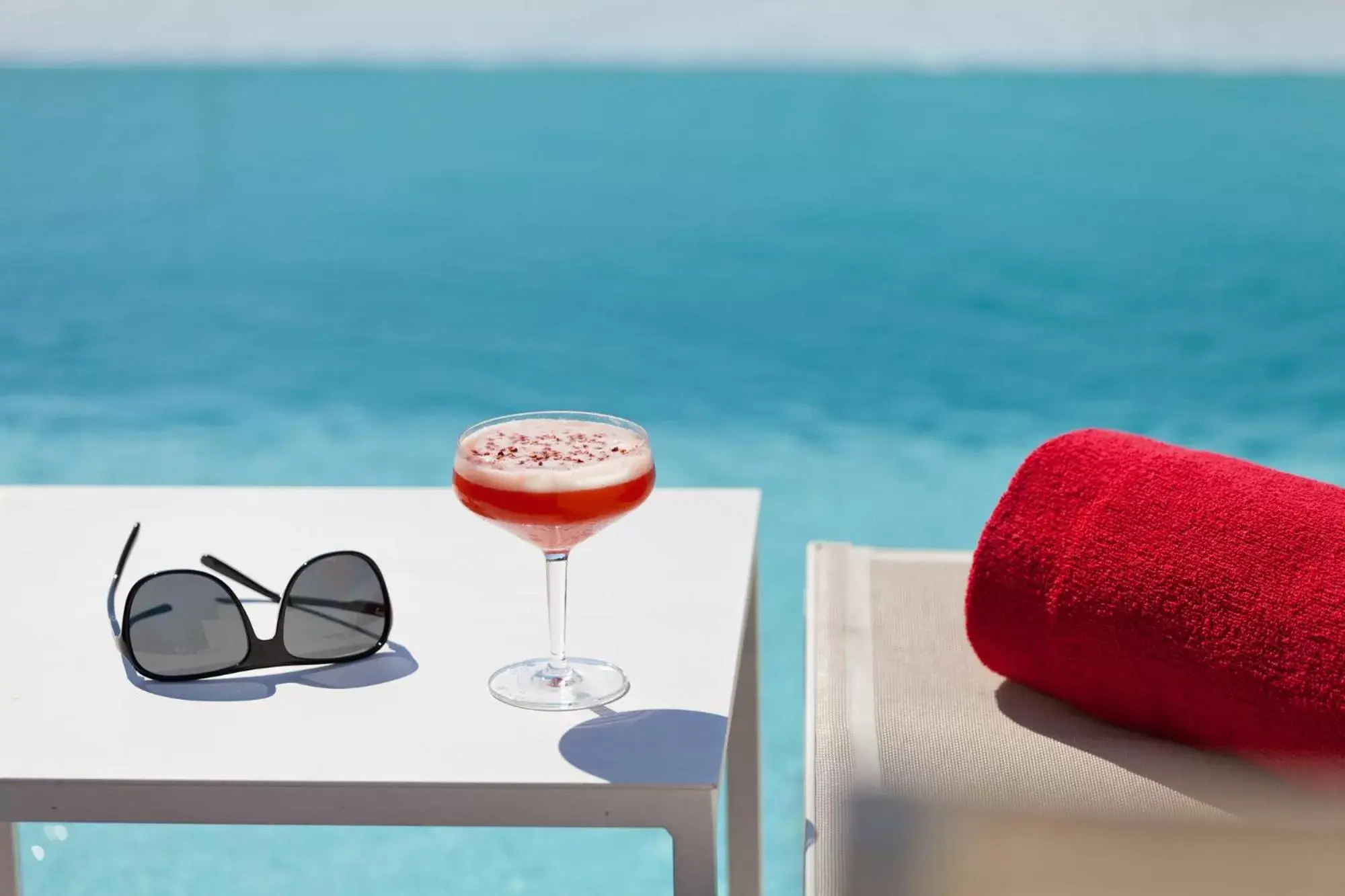 Swimming pool in Hotel Condes de Barcelona Swimming pool in Hotel Condes de Barcelona