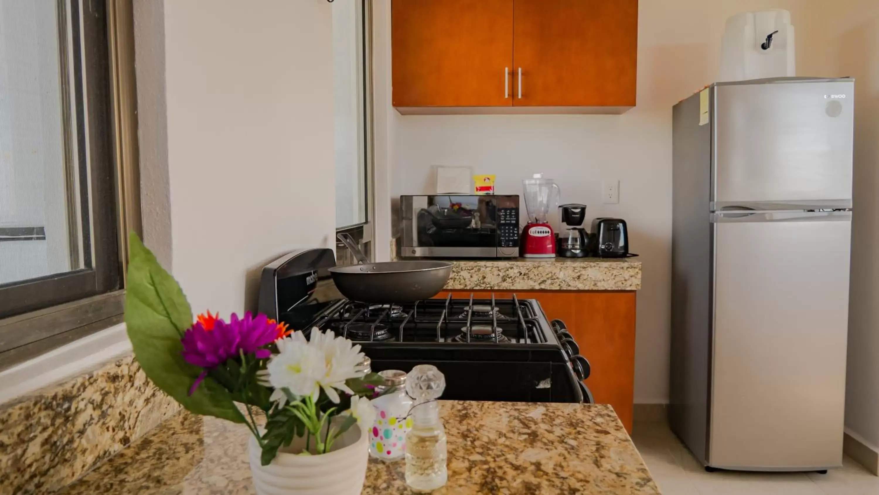 Kitchen or kitchenette, Kitchen/Kitchenette in Suite Isla Mujeres