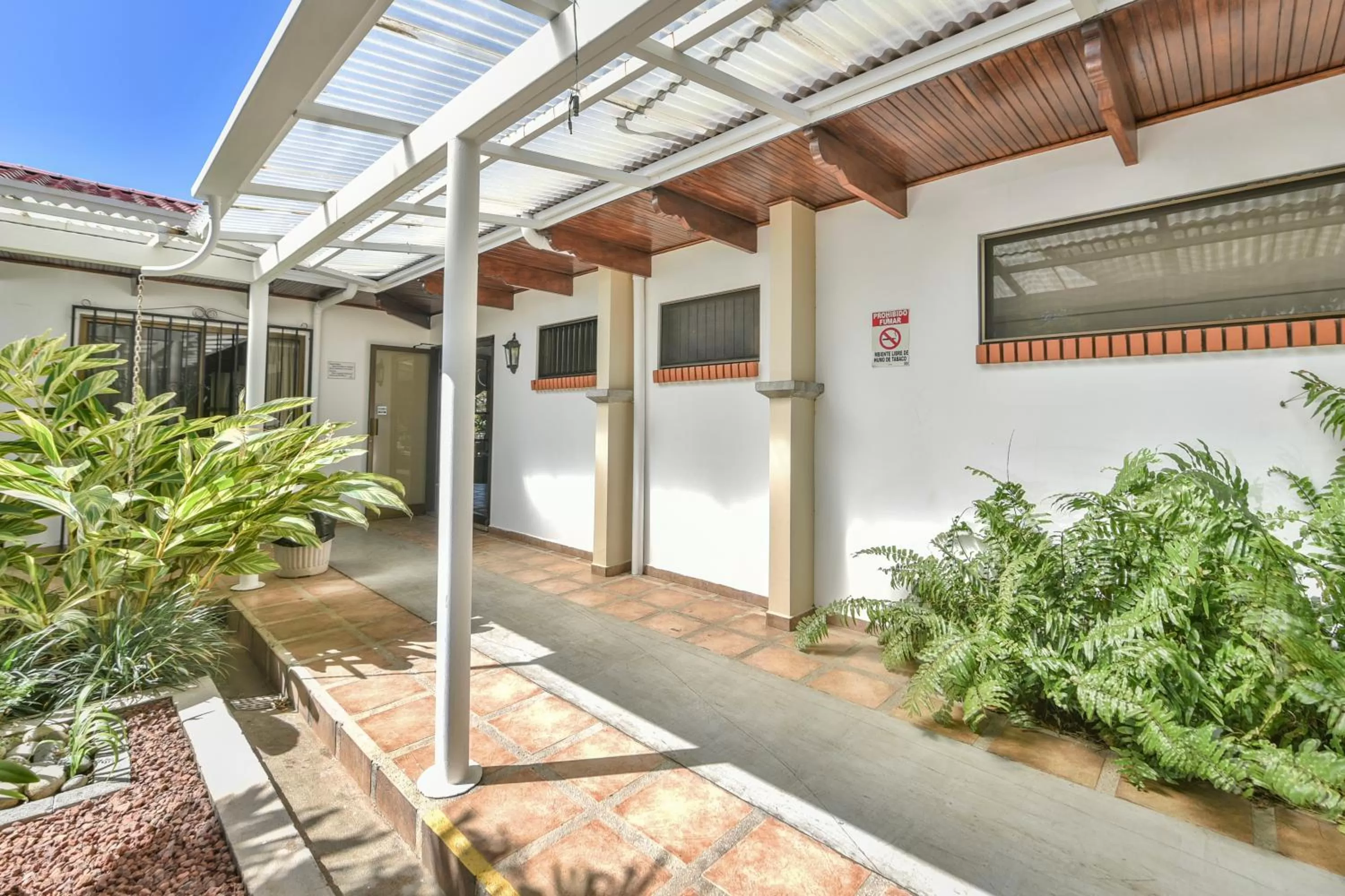 Facade/entrance in La Riviera Hotel