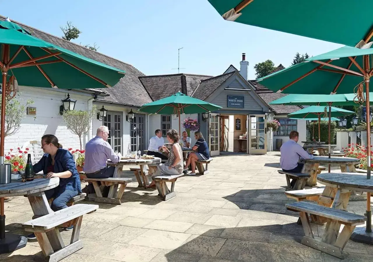 Restaurant/places to eat in The White Swan Restaurant/places to eat in The White Swan