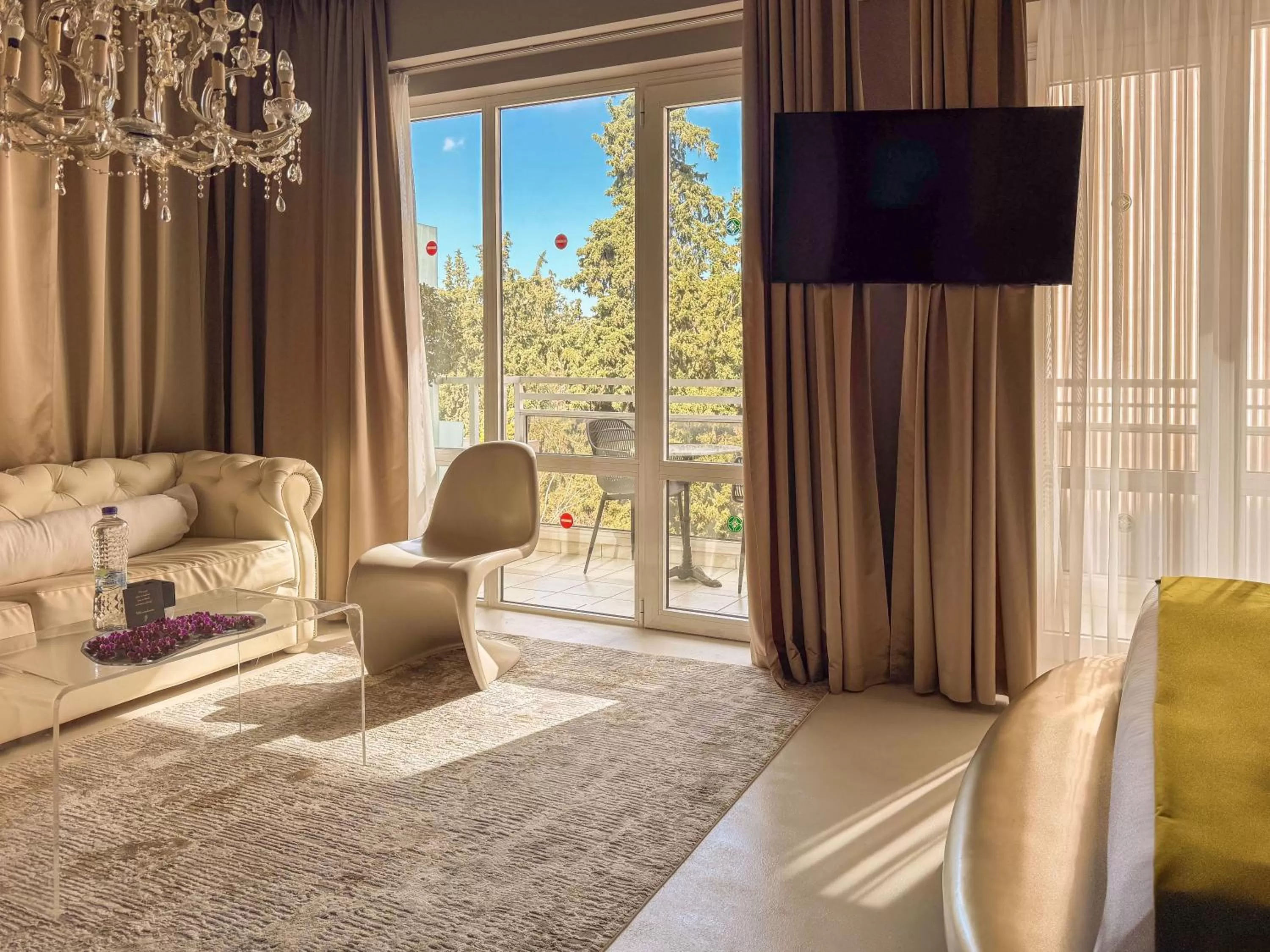 Family, Bed in St George Lycabettus Lifestyle Hotel