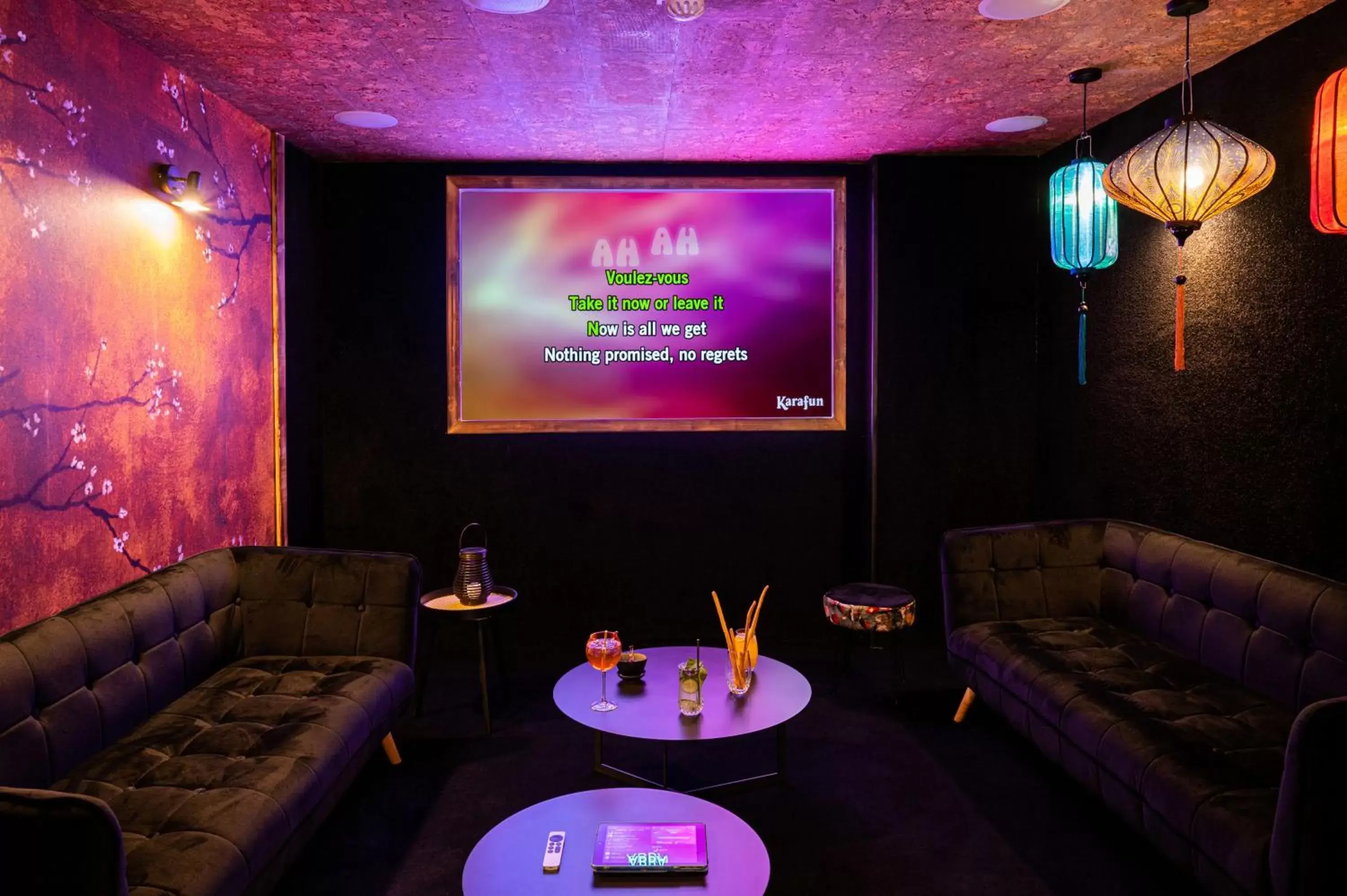 Karaoke, Seating Area in Hôtel VoulezVous by Les Etincelles