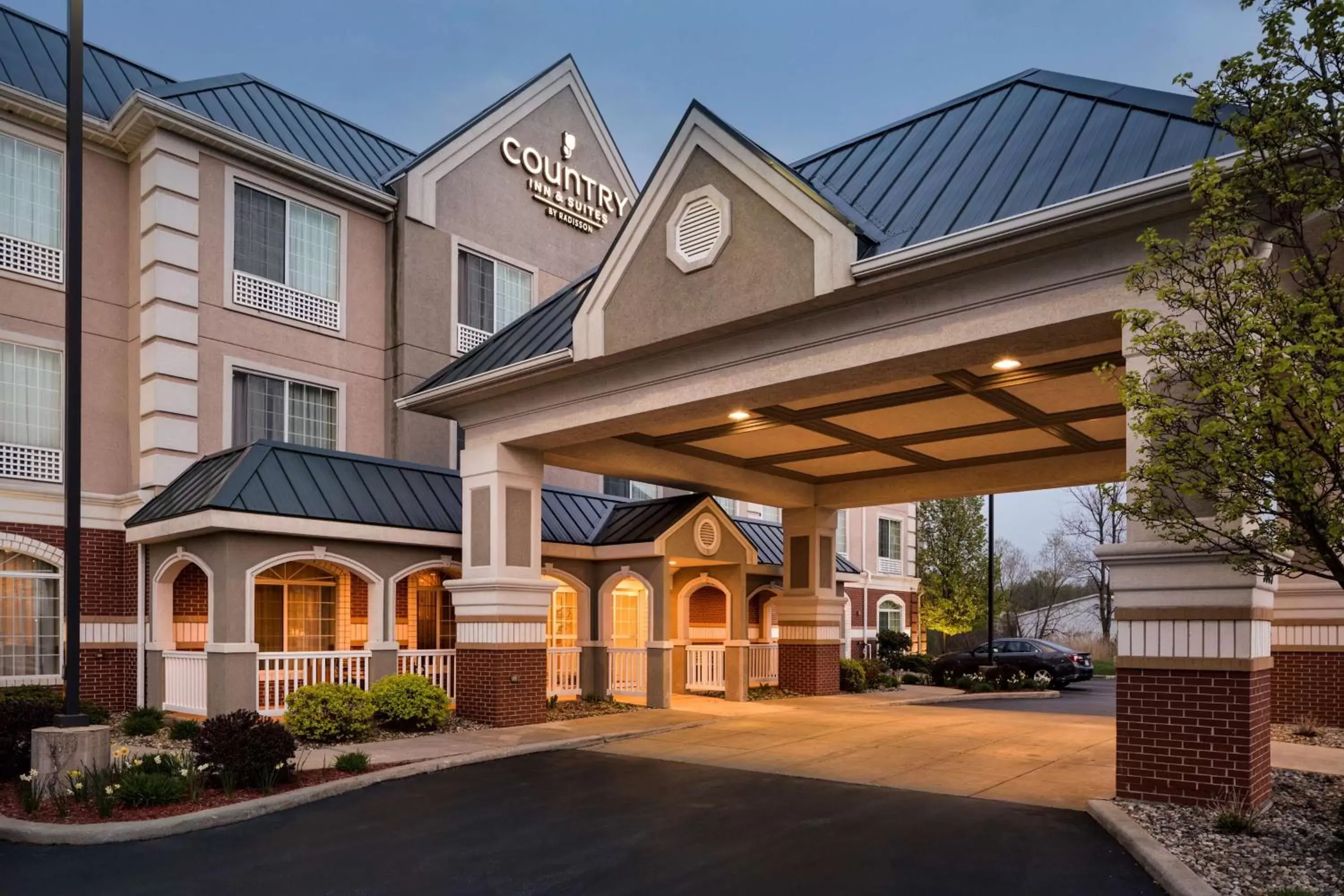 Property building in Country Inn & Suites by Radisson, Michigan City, IN