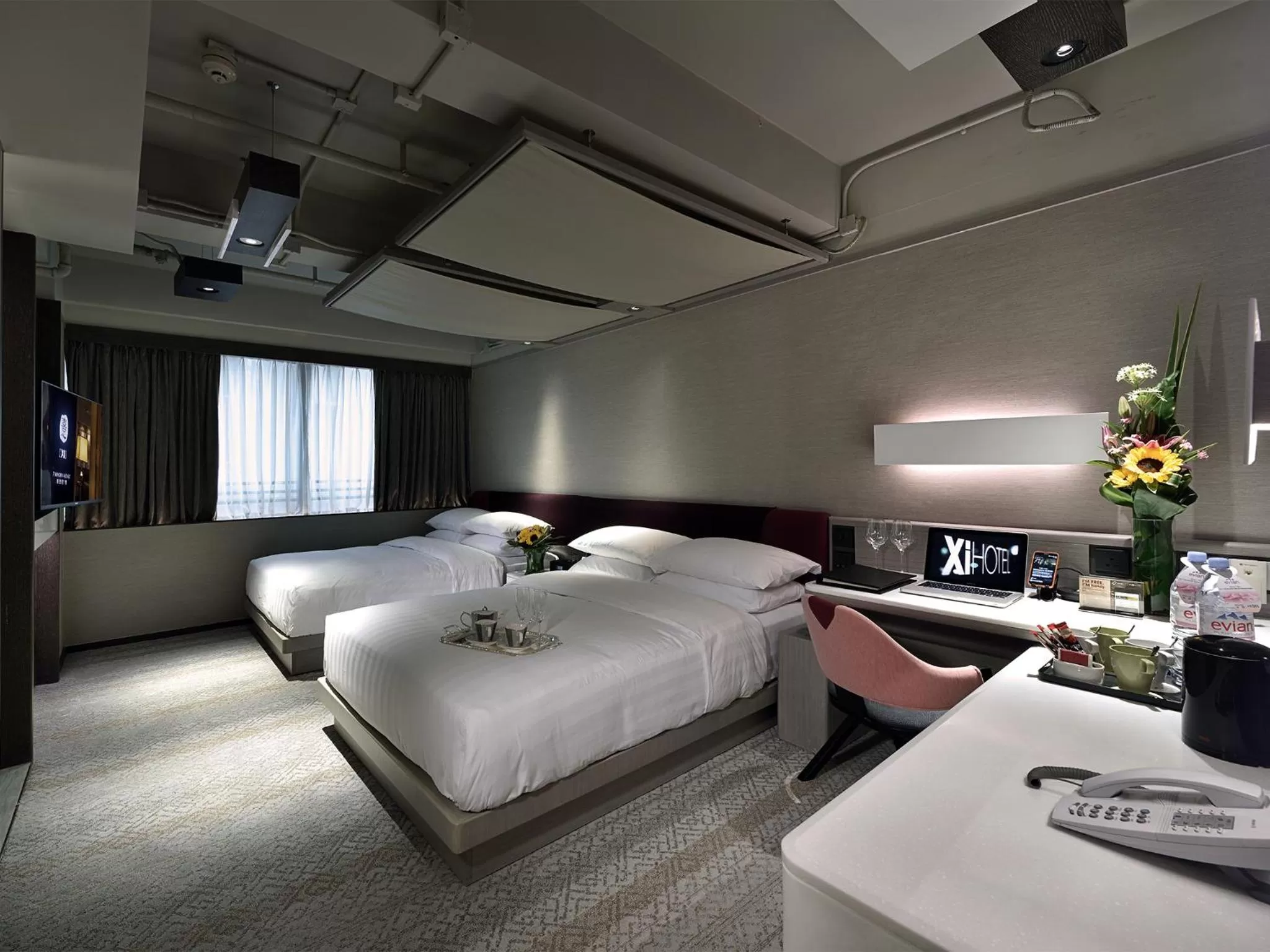 Photo of the whole room, Bed in Xi Hotel
