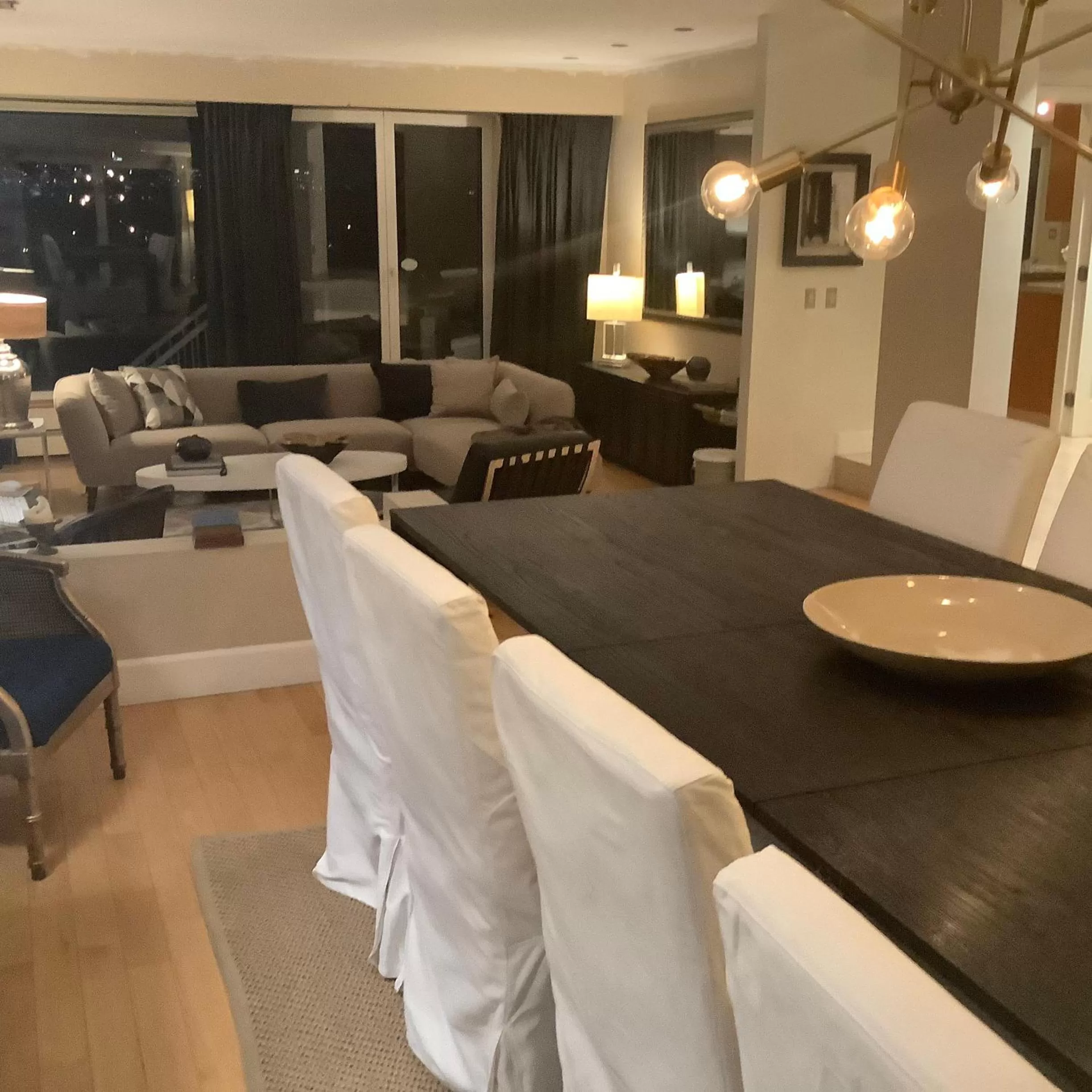 Dining area in Suite Smart Vancouver