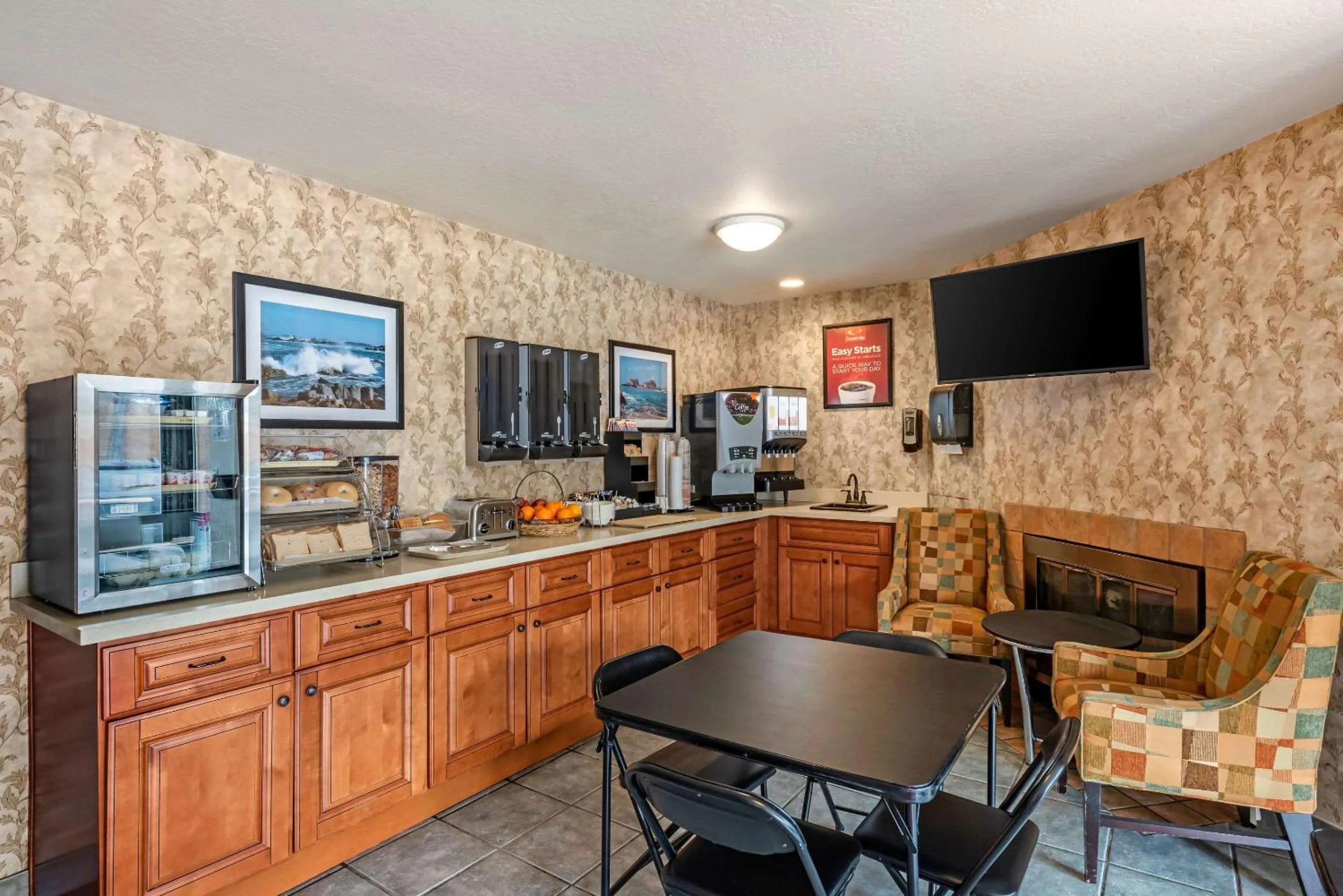 Restaurant/places to eat in Bay Breeze Inn