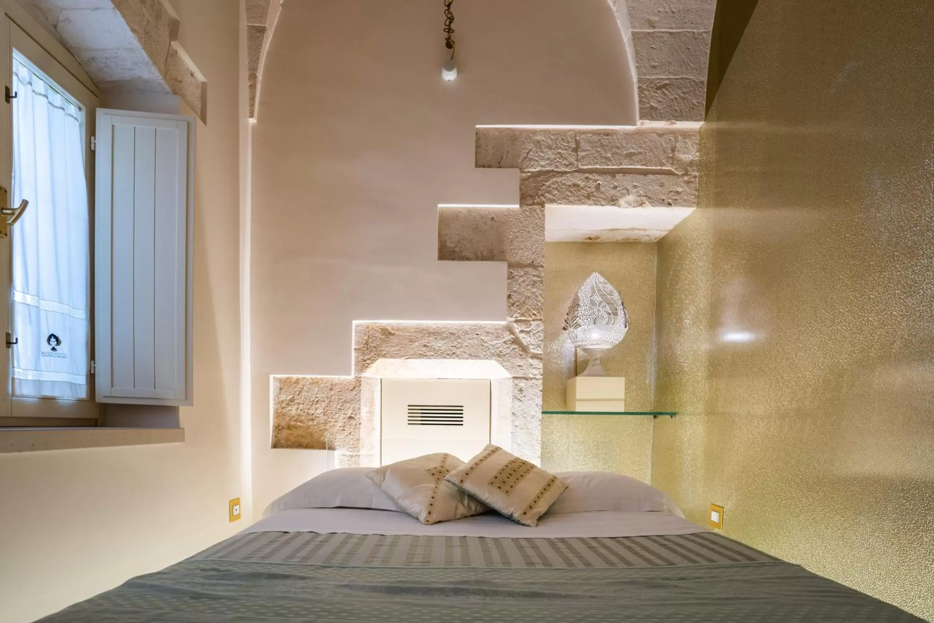 Bed in Palazzo Scotto