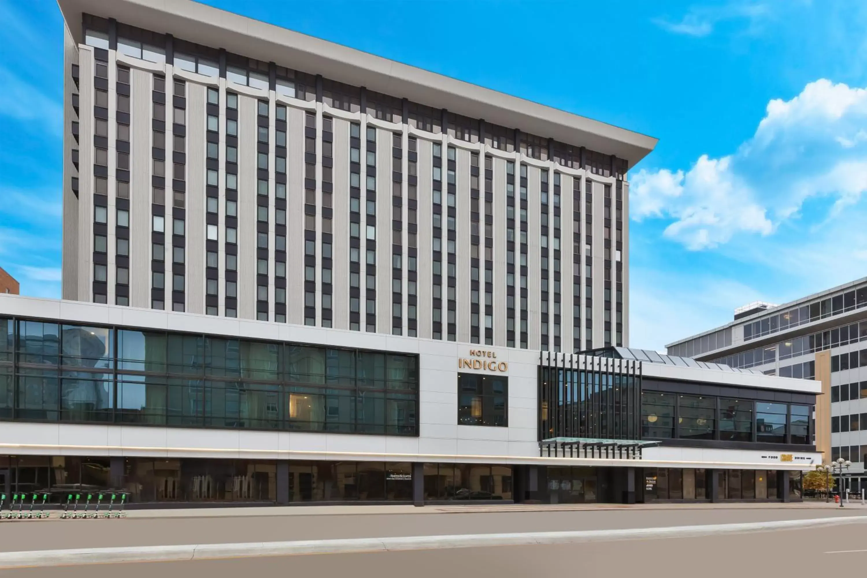 Property Building in Hotel Indigo Rochester - Mayo Clinic Area